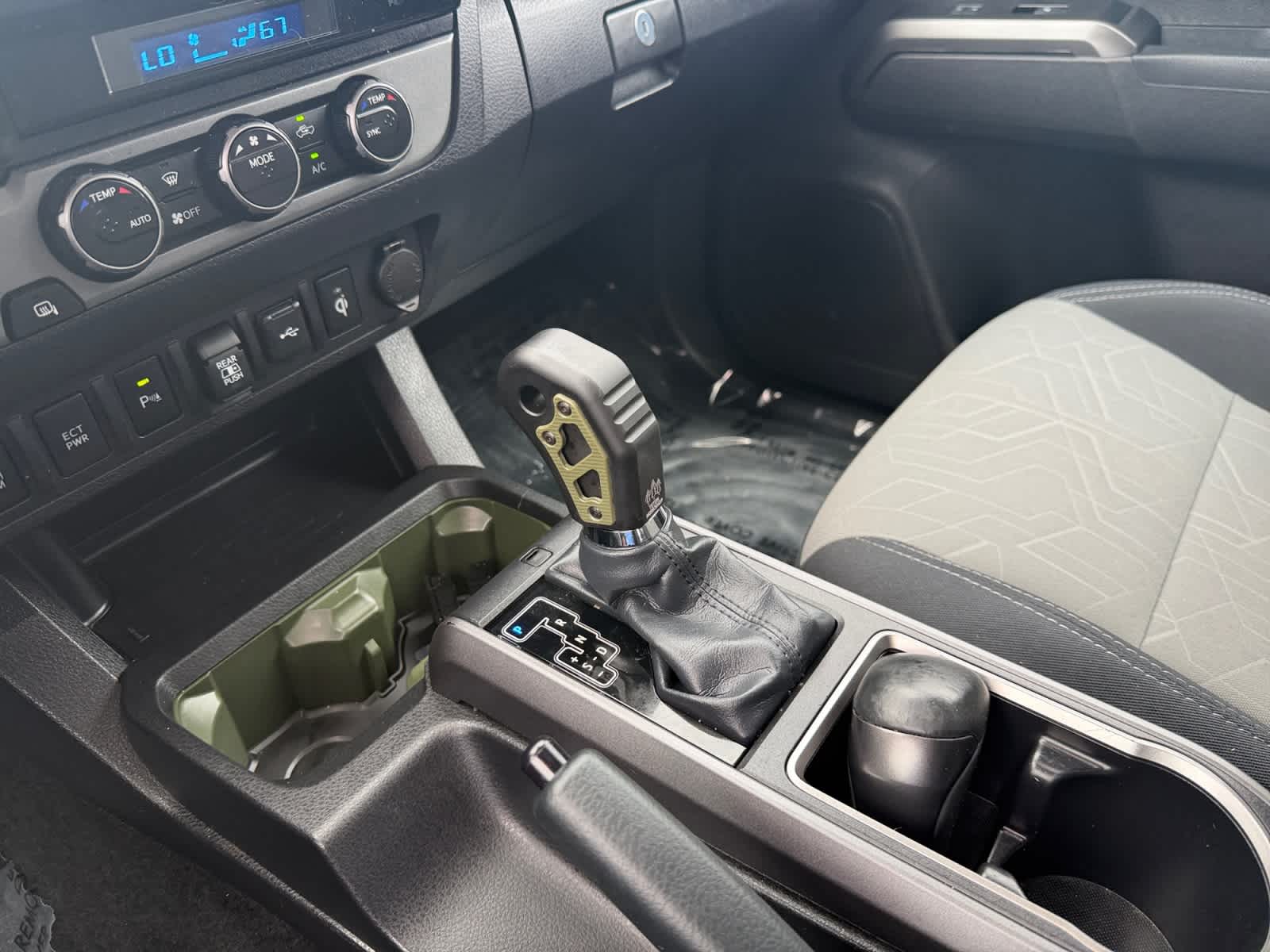 2022 Toyota Tacoma TRD Sport - Photo 23