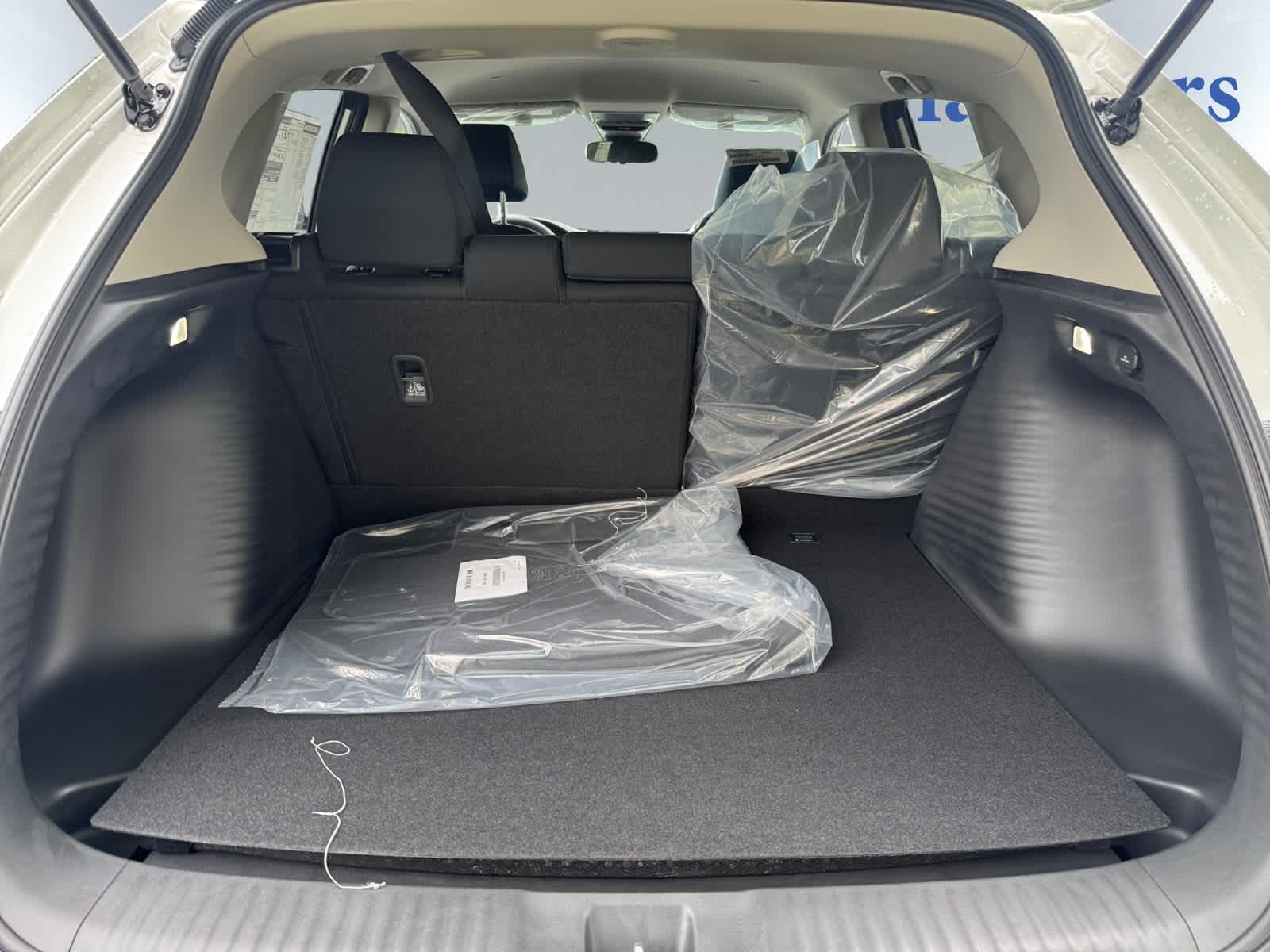 2026 Honda HR-V LX photo 3