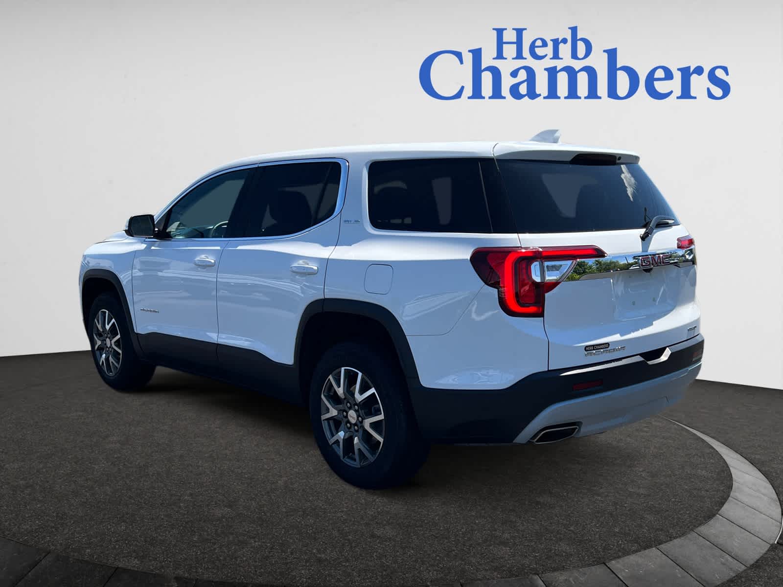 2022 Gmc Acadia SLE photo 3