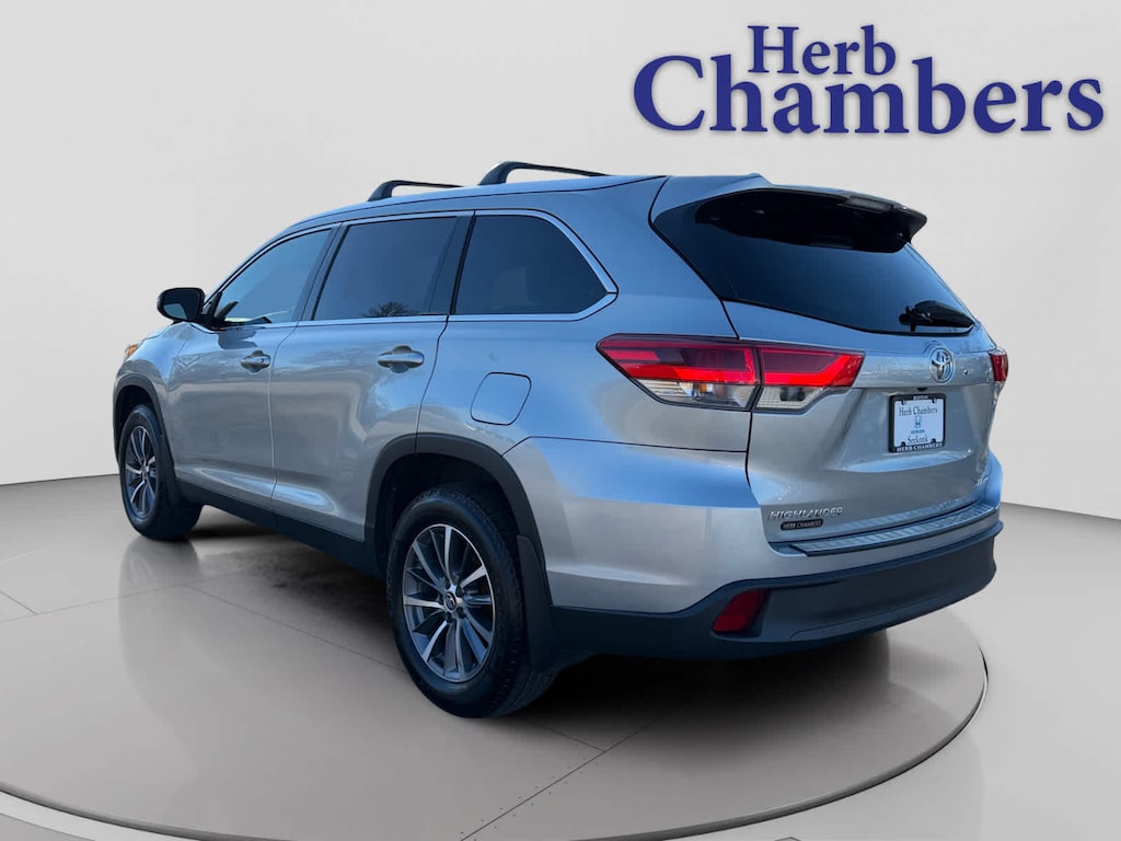 Used 2019 Toyota Highlander XLE V6 SUV