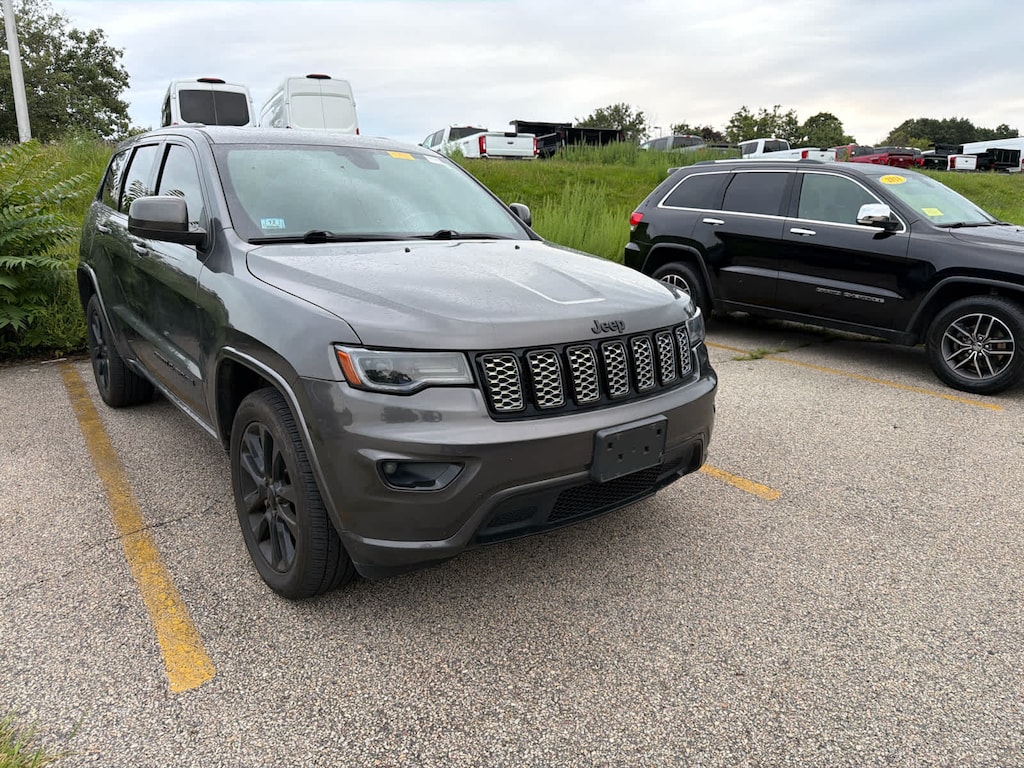 Used 2021 Jeep Grand Cherokee Laredo SUV