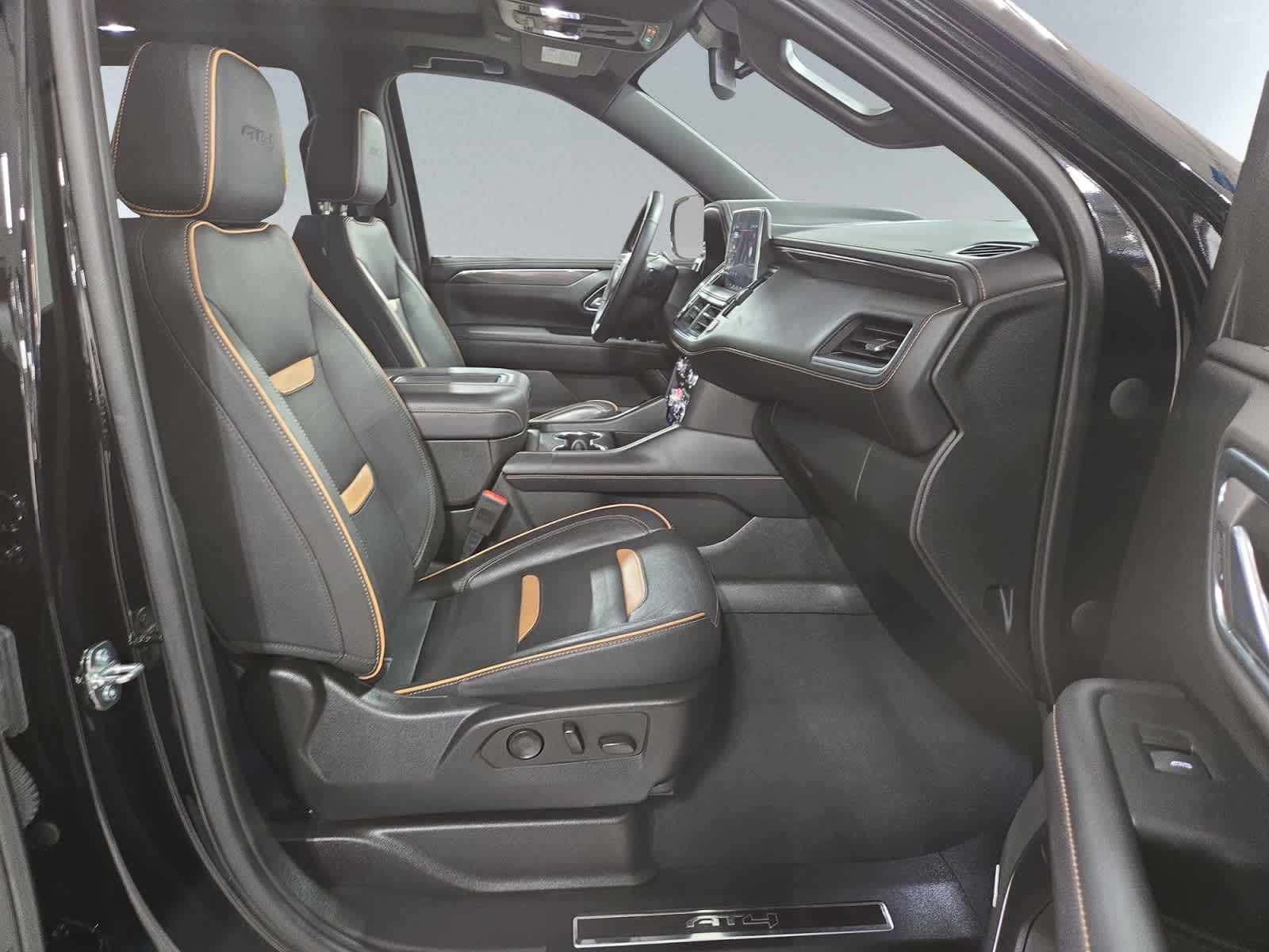 2023 GMC Yukon AT4 - Photo 22
