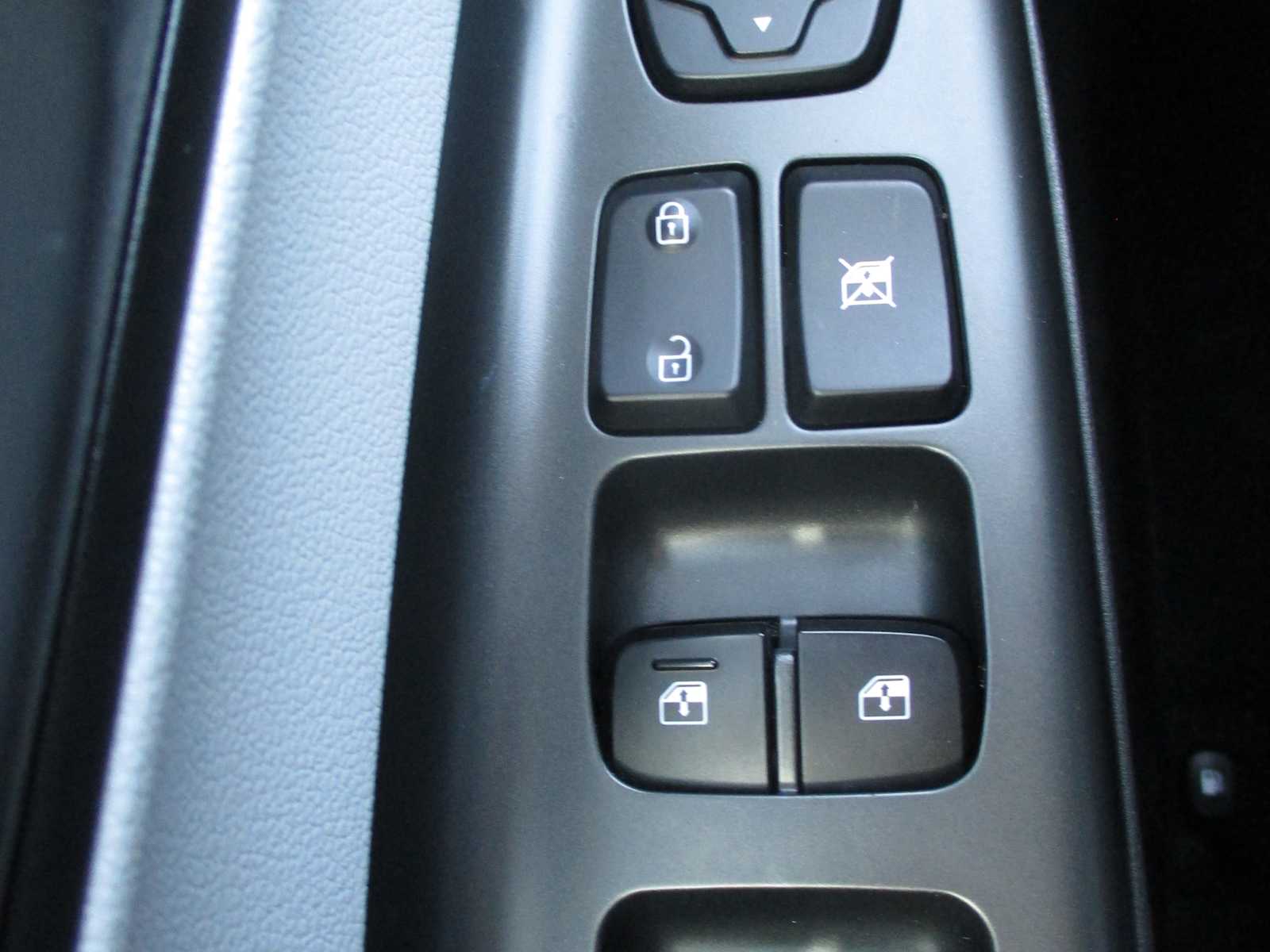 2023 Hyundai Kona SEL - Photo 17