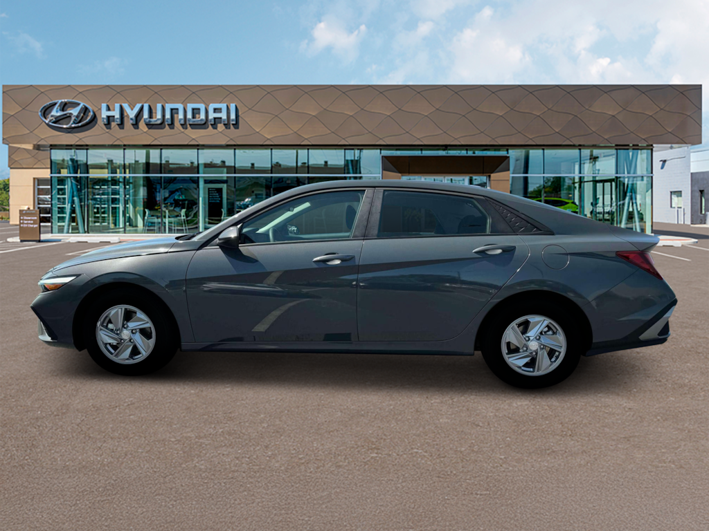 New 2025 Hyundai Elantra SE Sedan