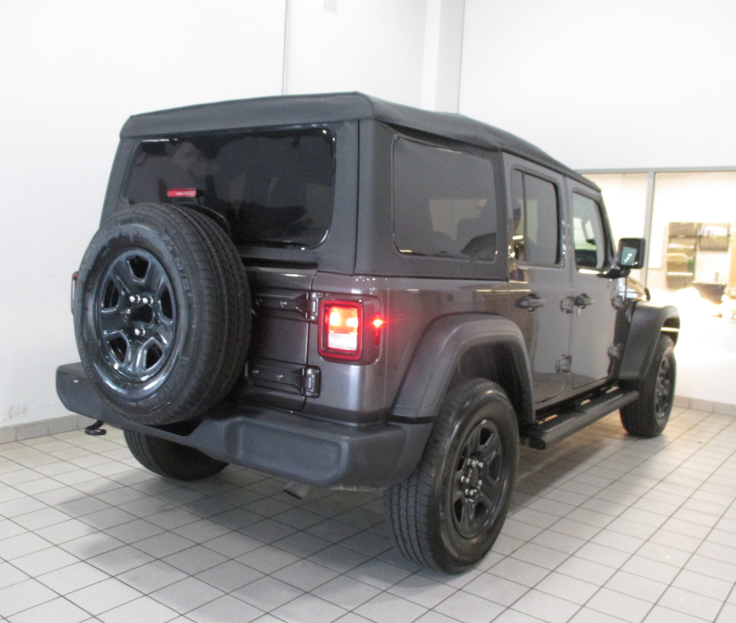 2023 Jeep Wrangler Sport photo 3