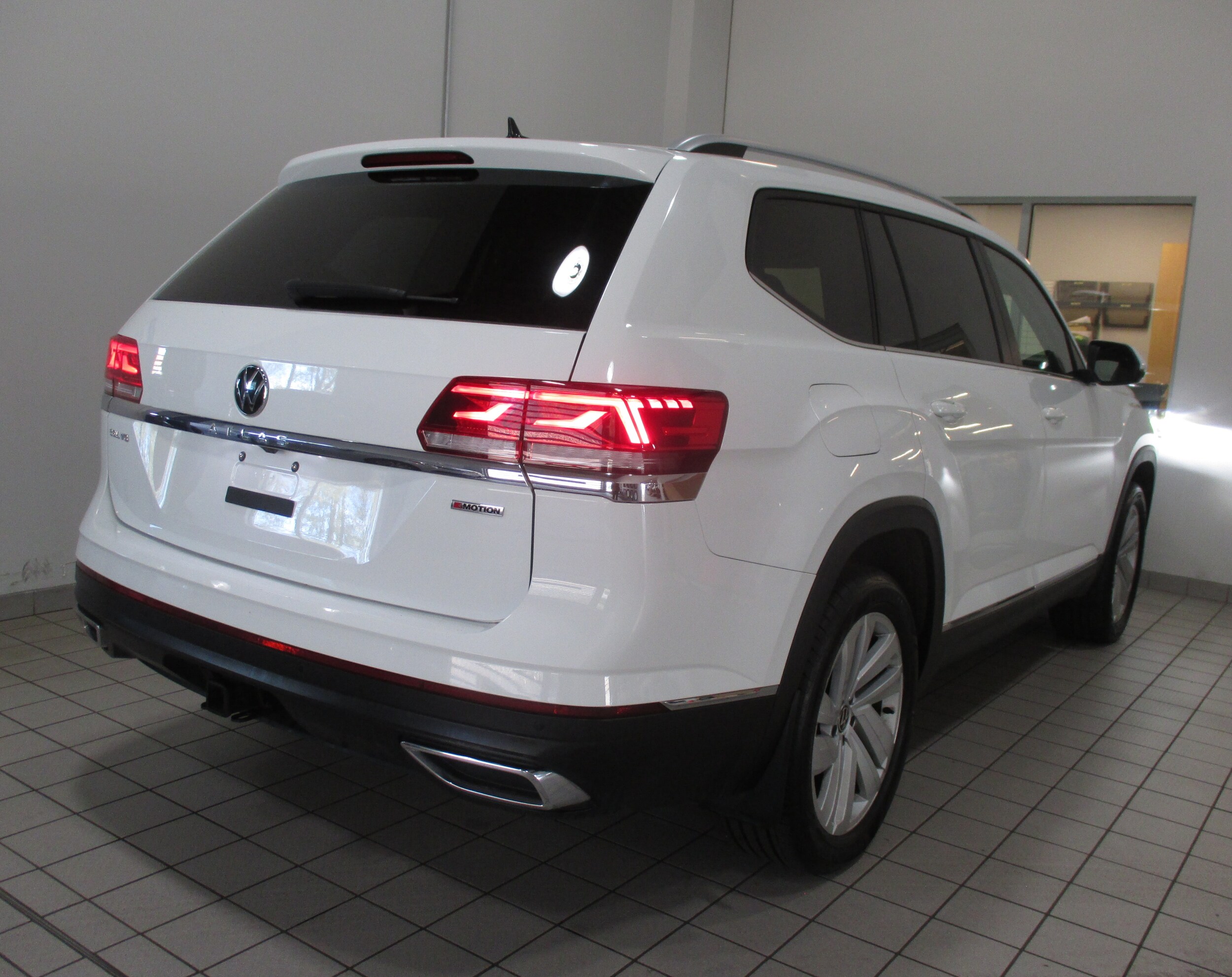 2021 Volkswagen Atlas V6 SEL photo 3