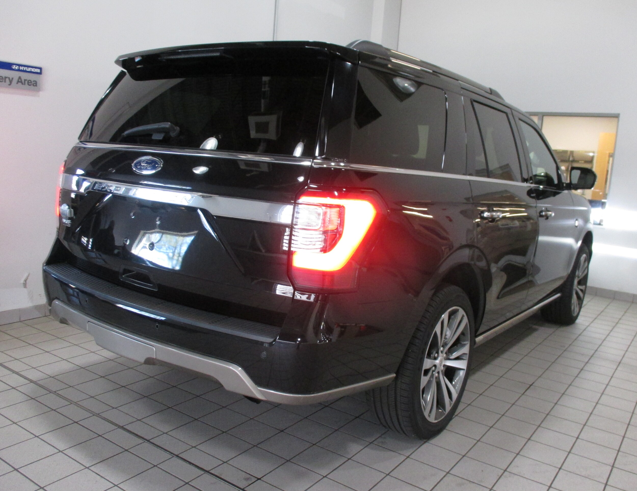 2021 Ford Expedition King Ranch photo 3