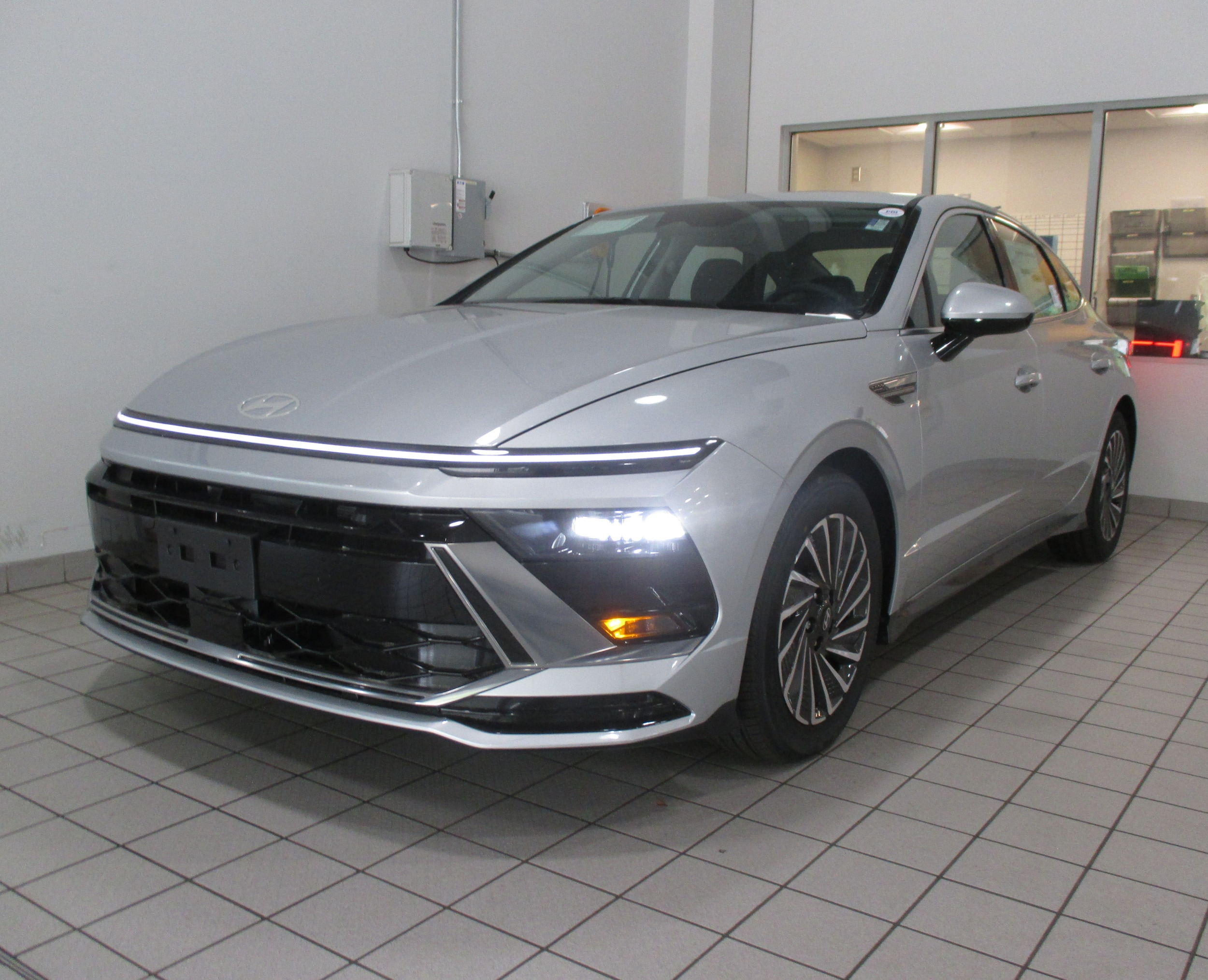 new 2025 Hyundai Sonata Hybrid car, priced at $31,289