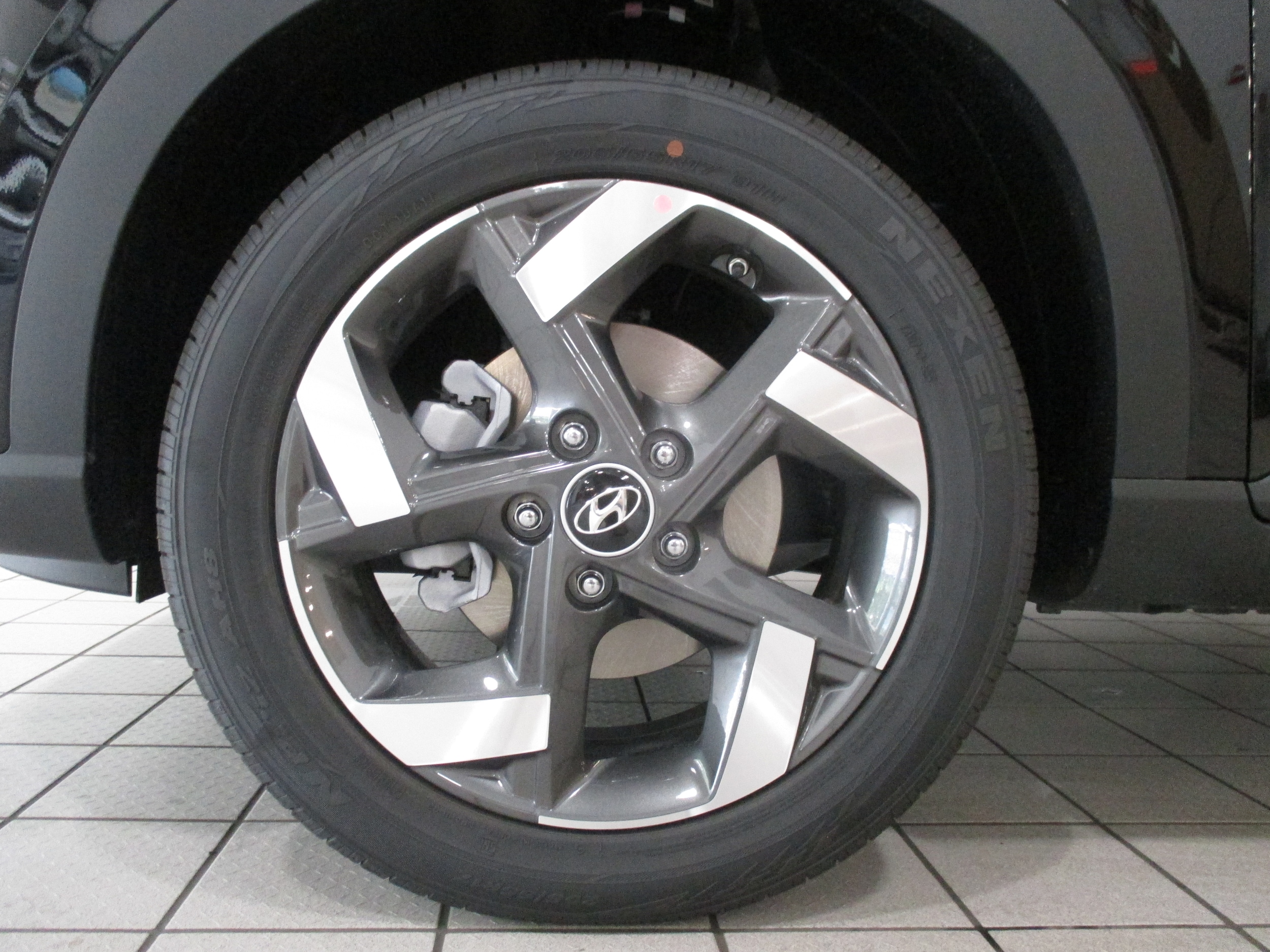 new 2025 Hyundai Venue car, priced at $22,037