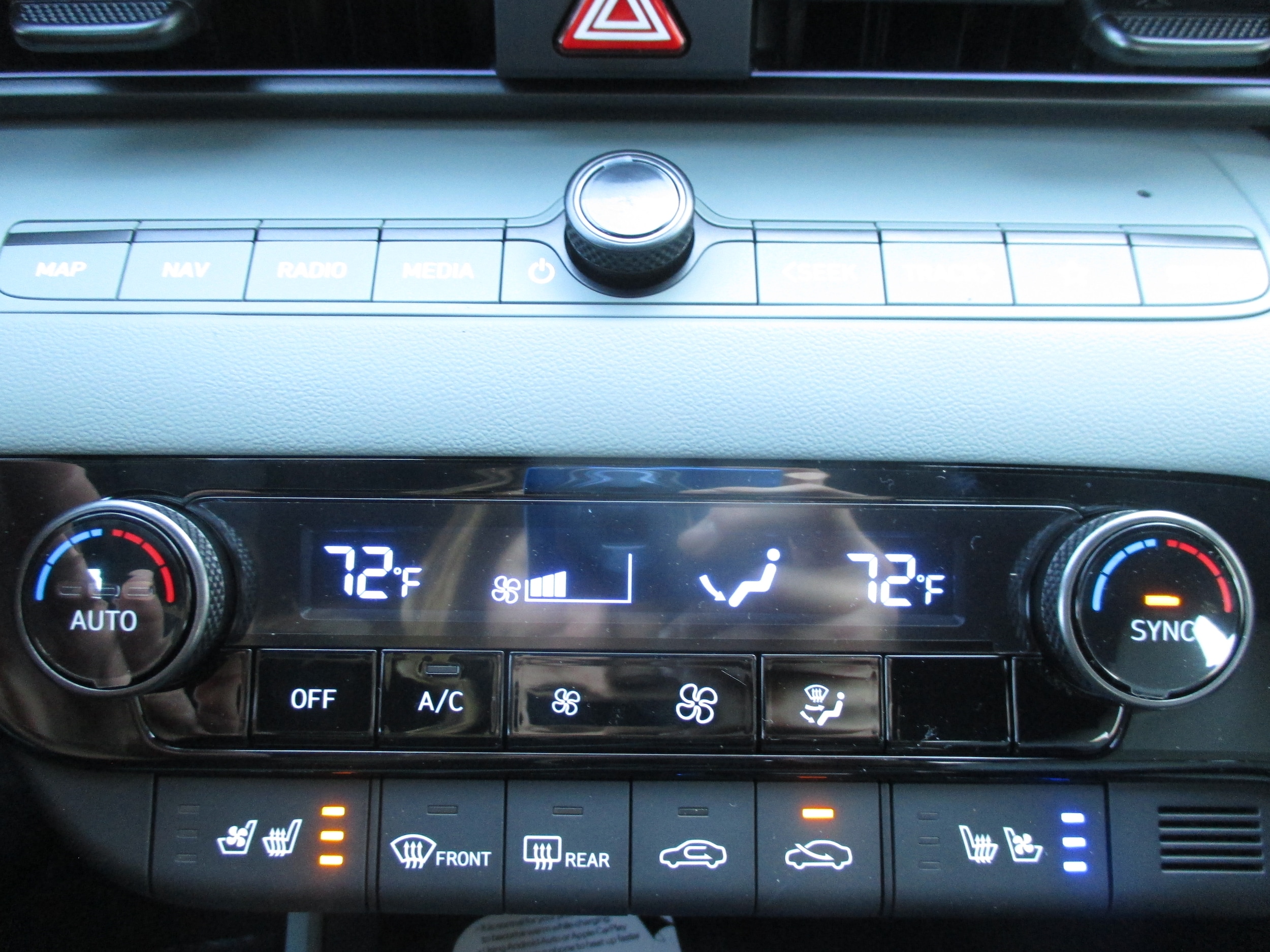 new 2026 Hyundai Elantra Hybrid car, priced at $31,675