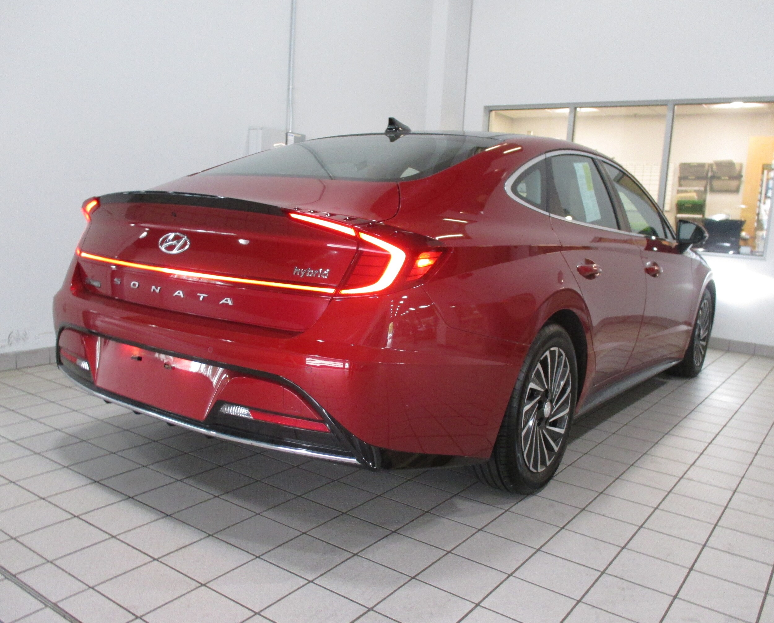 2023 Hyundai Sonata Hybrid Limited photo 3