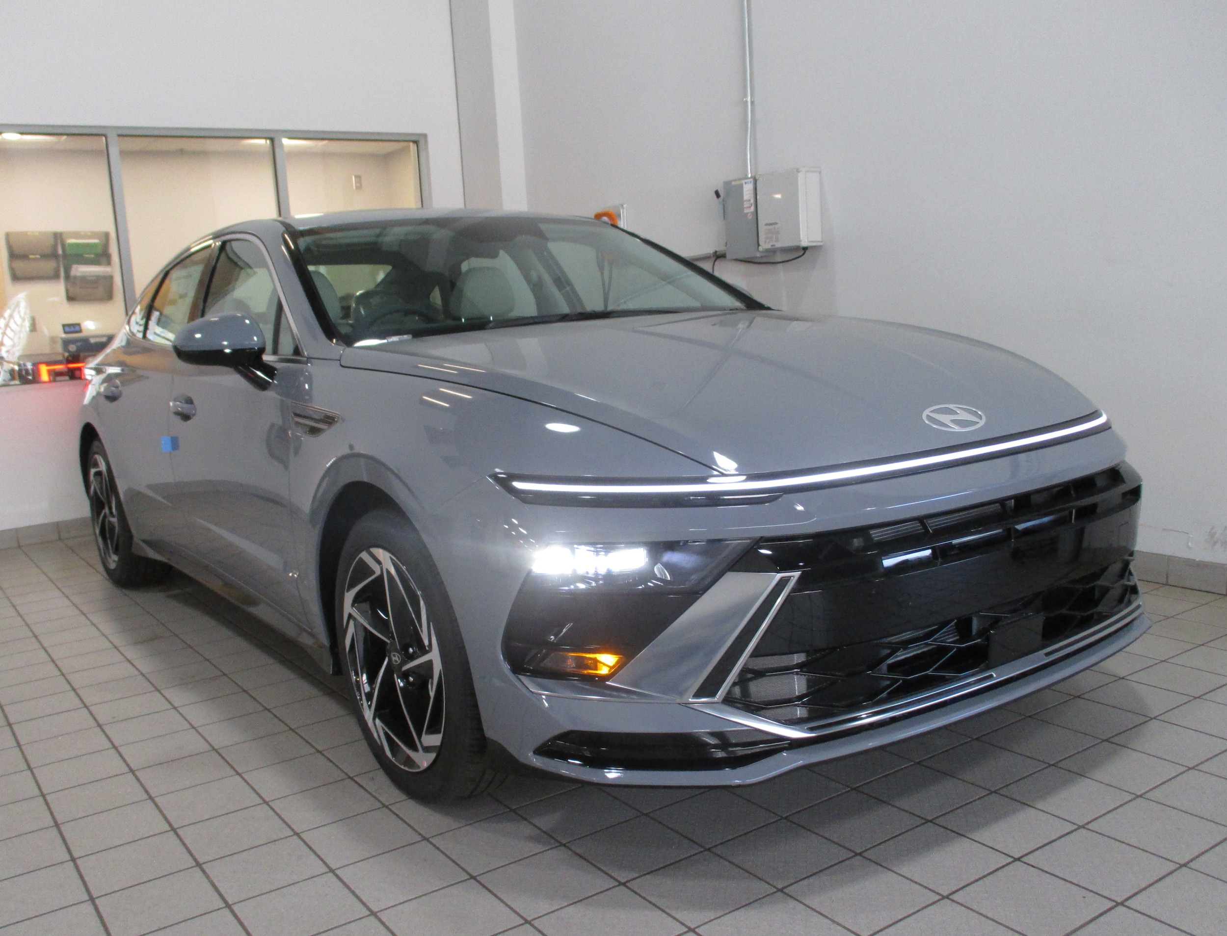 2026 Hyundai Sonata SEL AWD's photo