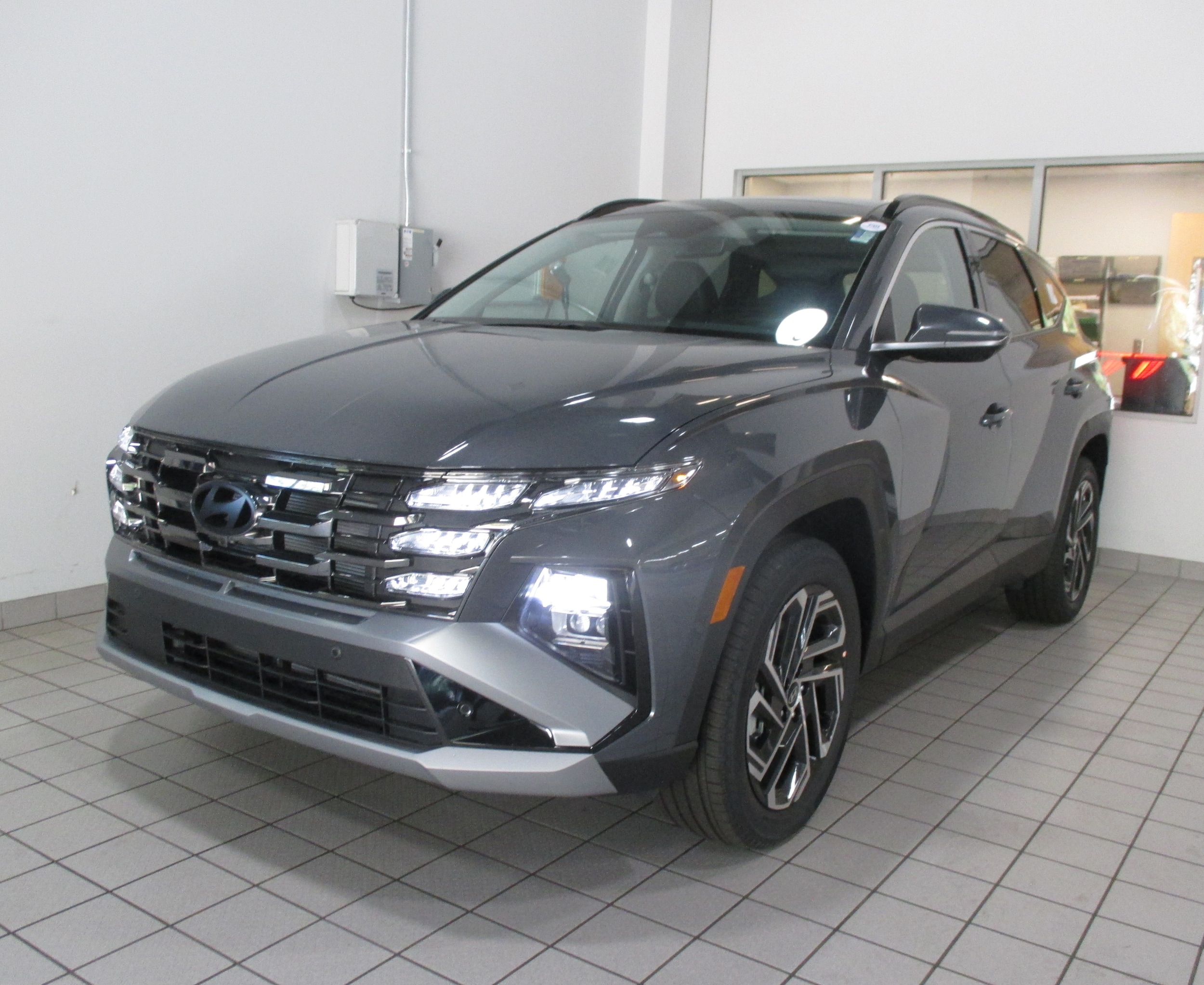 new 2025 Hyundai Tucson car, priced at $40,390