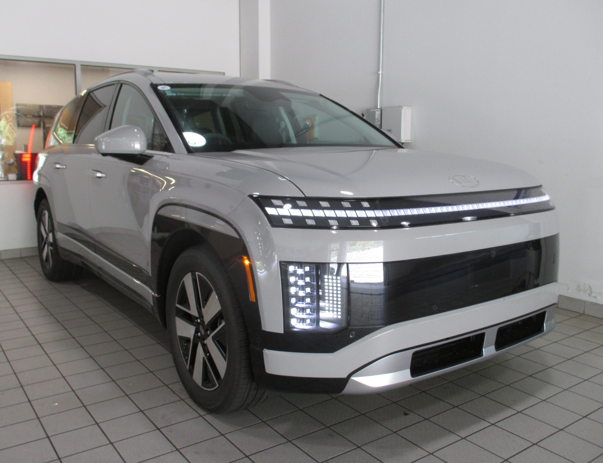 2026 Hyundai IONIQ 9 SEL's photo