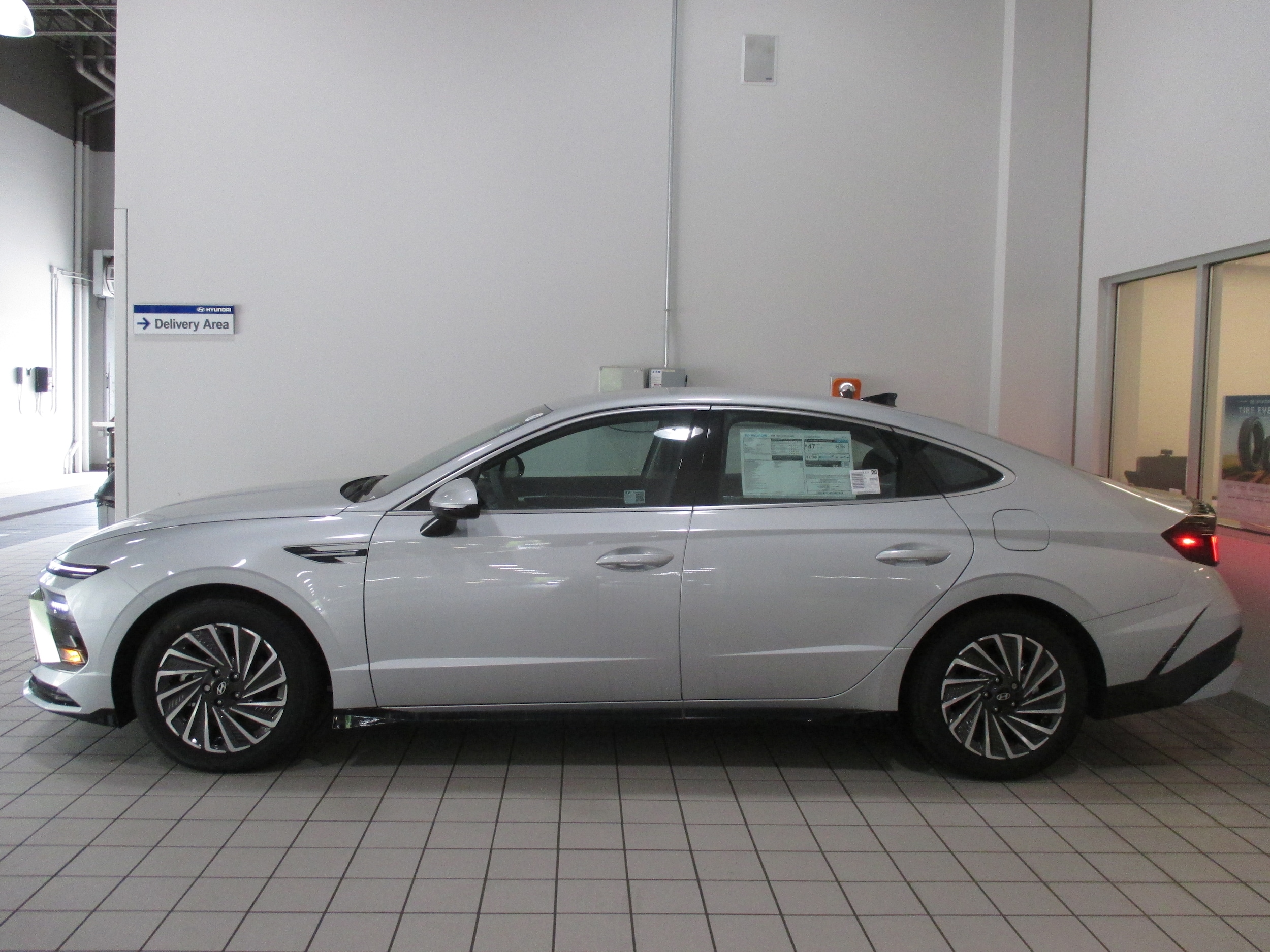 new 2025 Hyundai Sonata Hybrid car, priced at $31,289