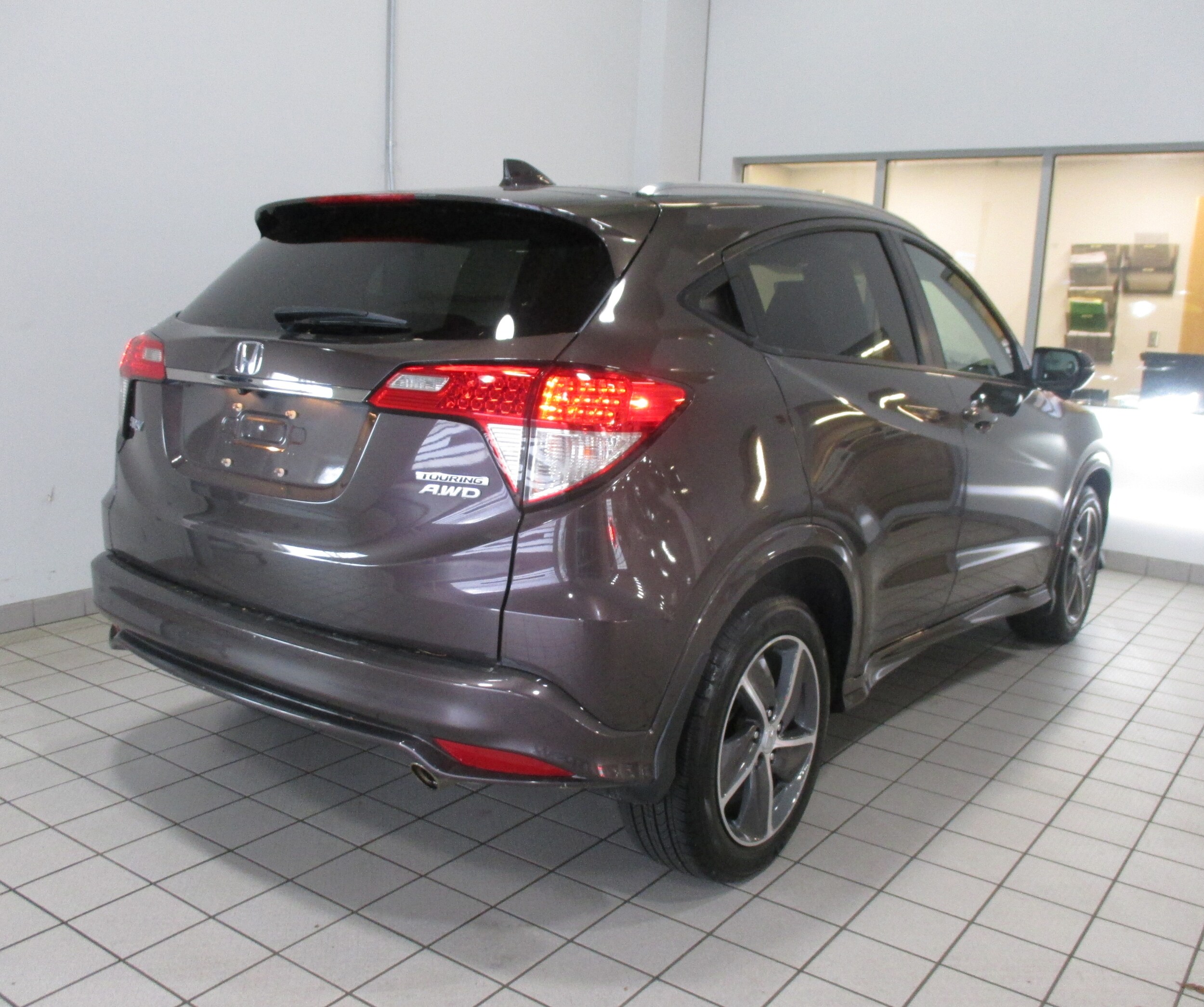 2019 Honda HR-V Touring photo 3