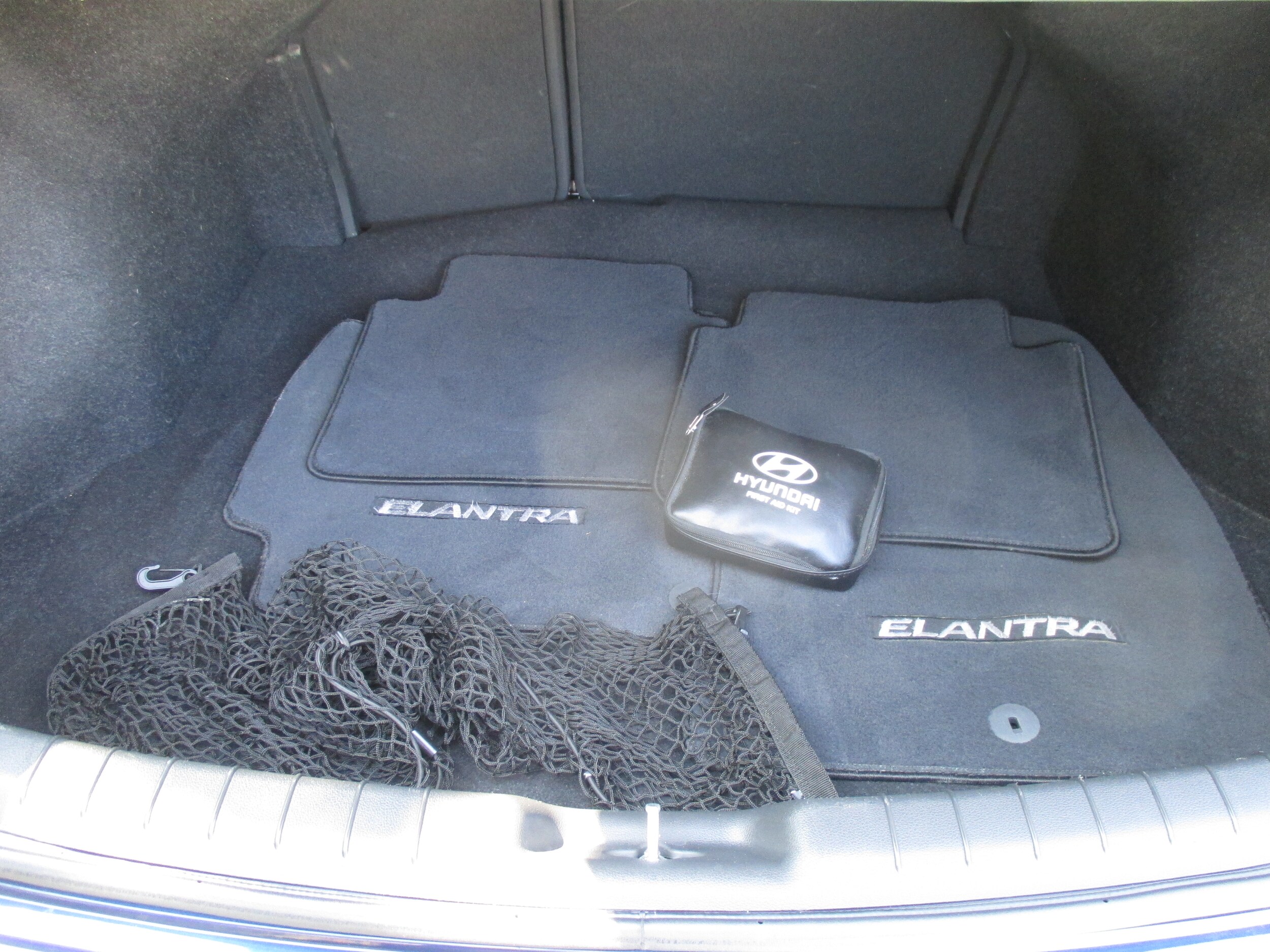 2019 Hyundai Elantra Value Edition photo 4