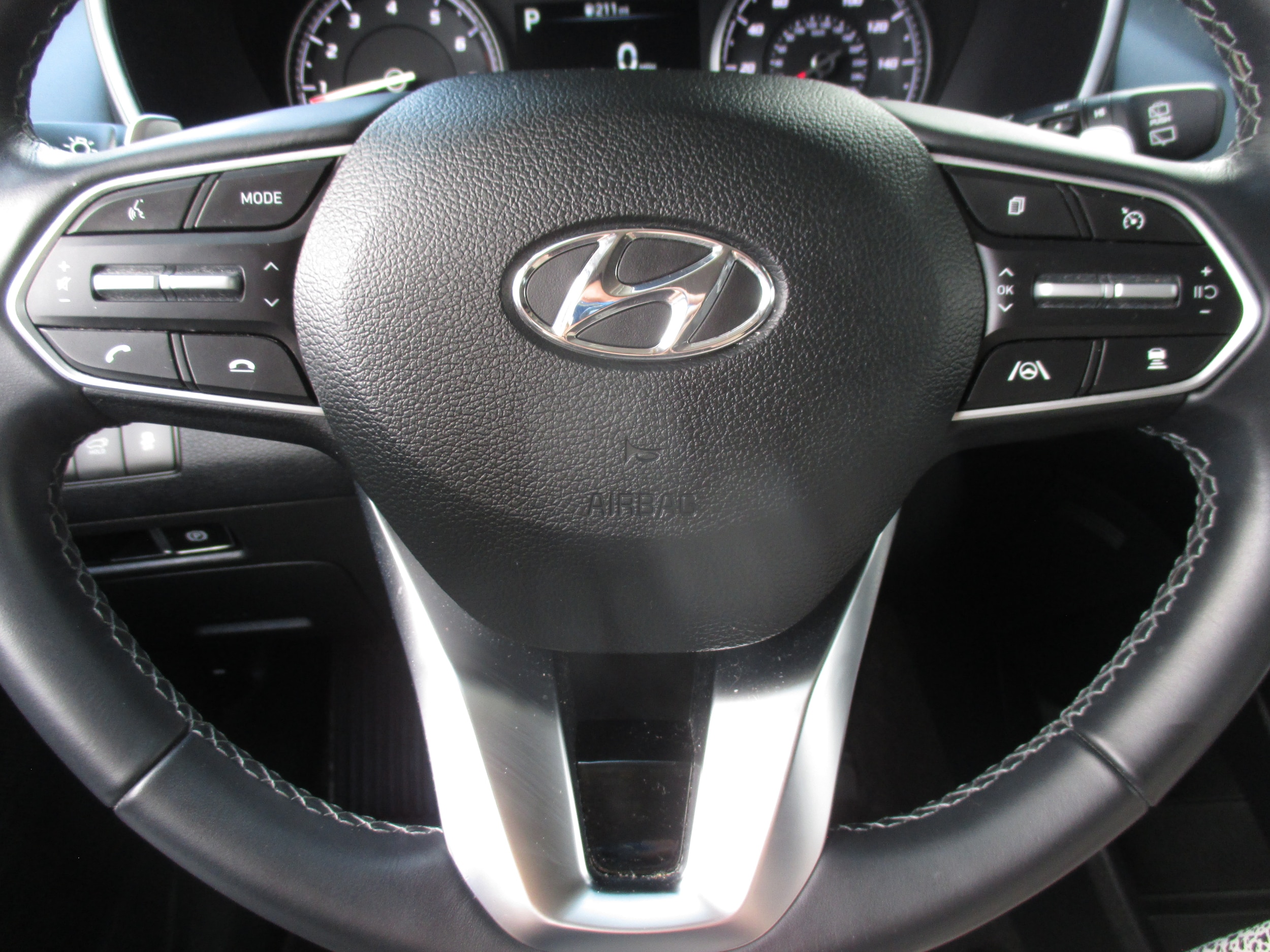 used 2023 Hyundai Santa Fe car, priced at $27,998