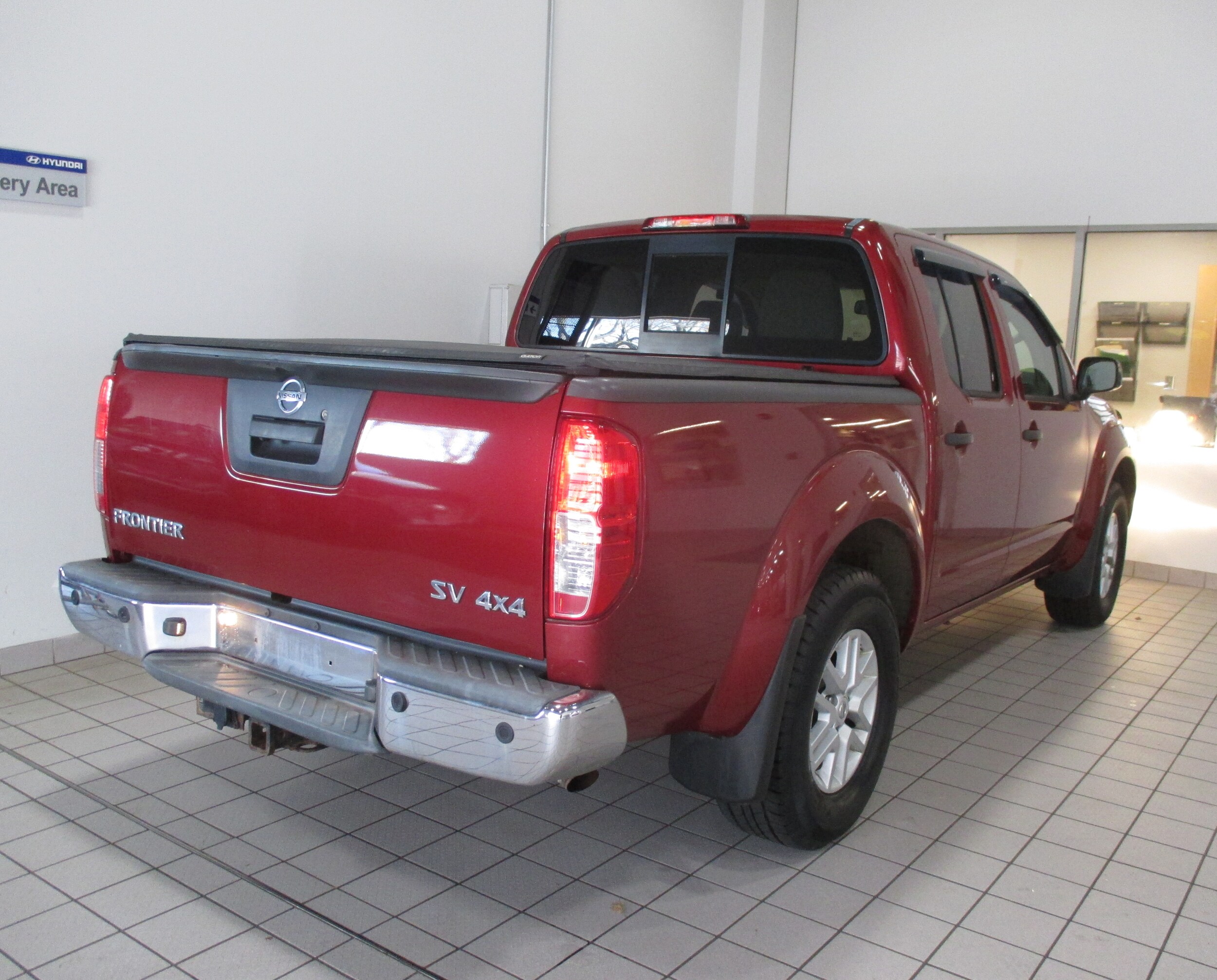 2017 Nissan Frontier SV photo 3