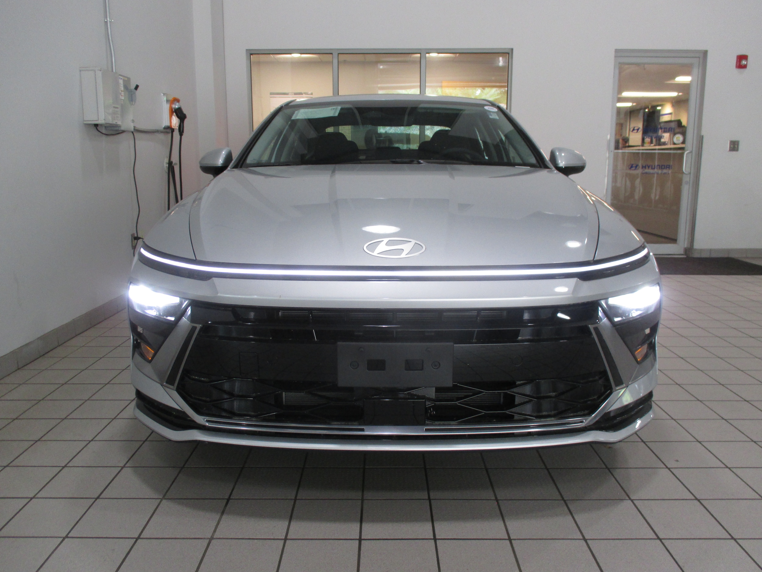 new 2025 Hyundai Sonata Hybrid car, priced at $31,672