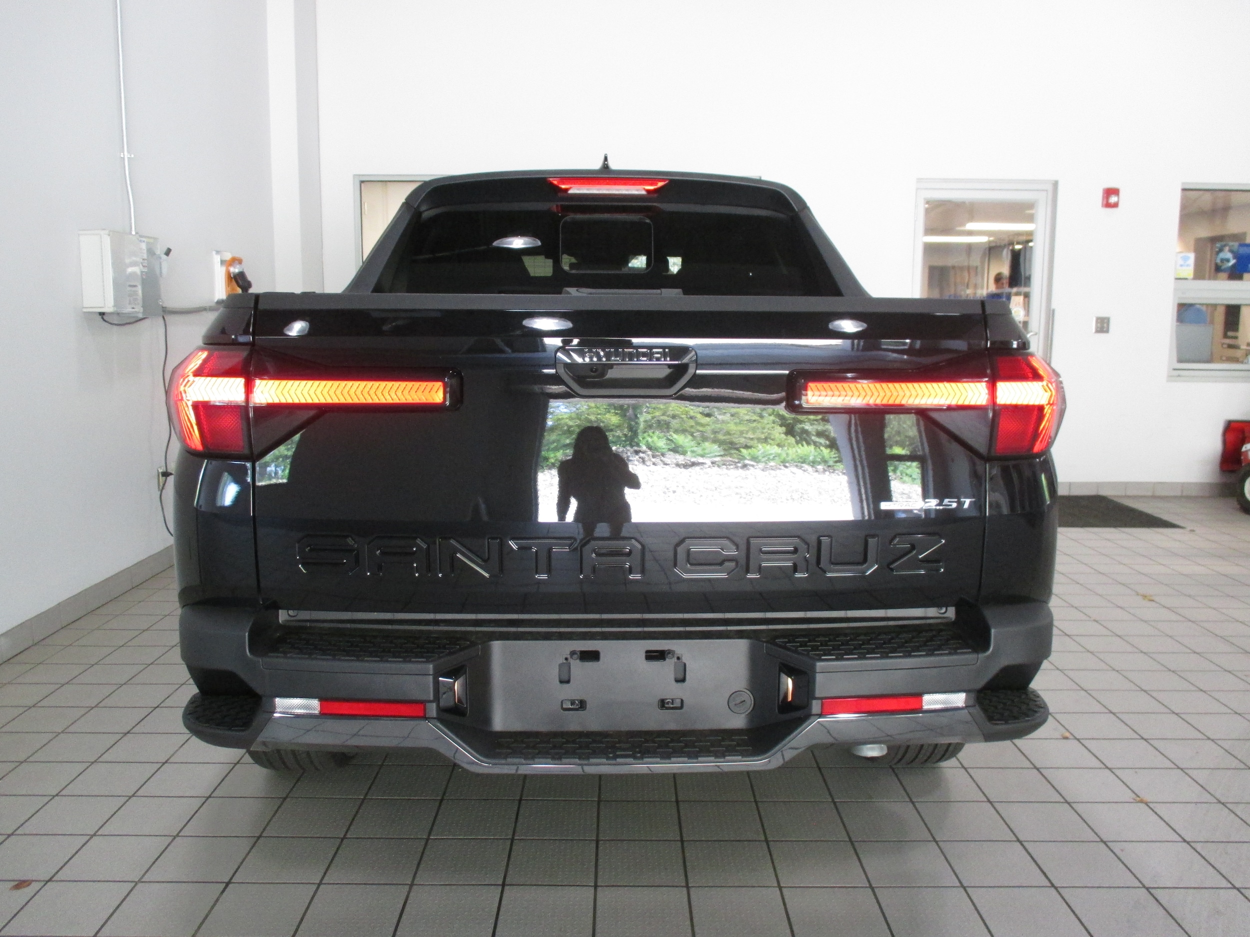 new 2025 Hyundai Santa Cruz car, priced at $42,800