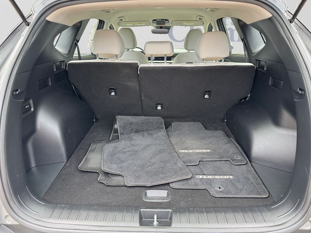Used 2025 Hyundai Tucson SE SUV