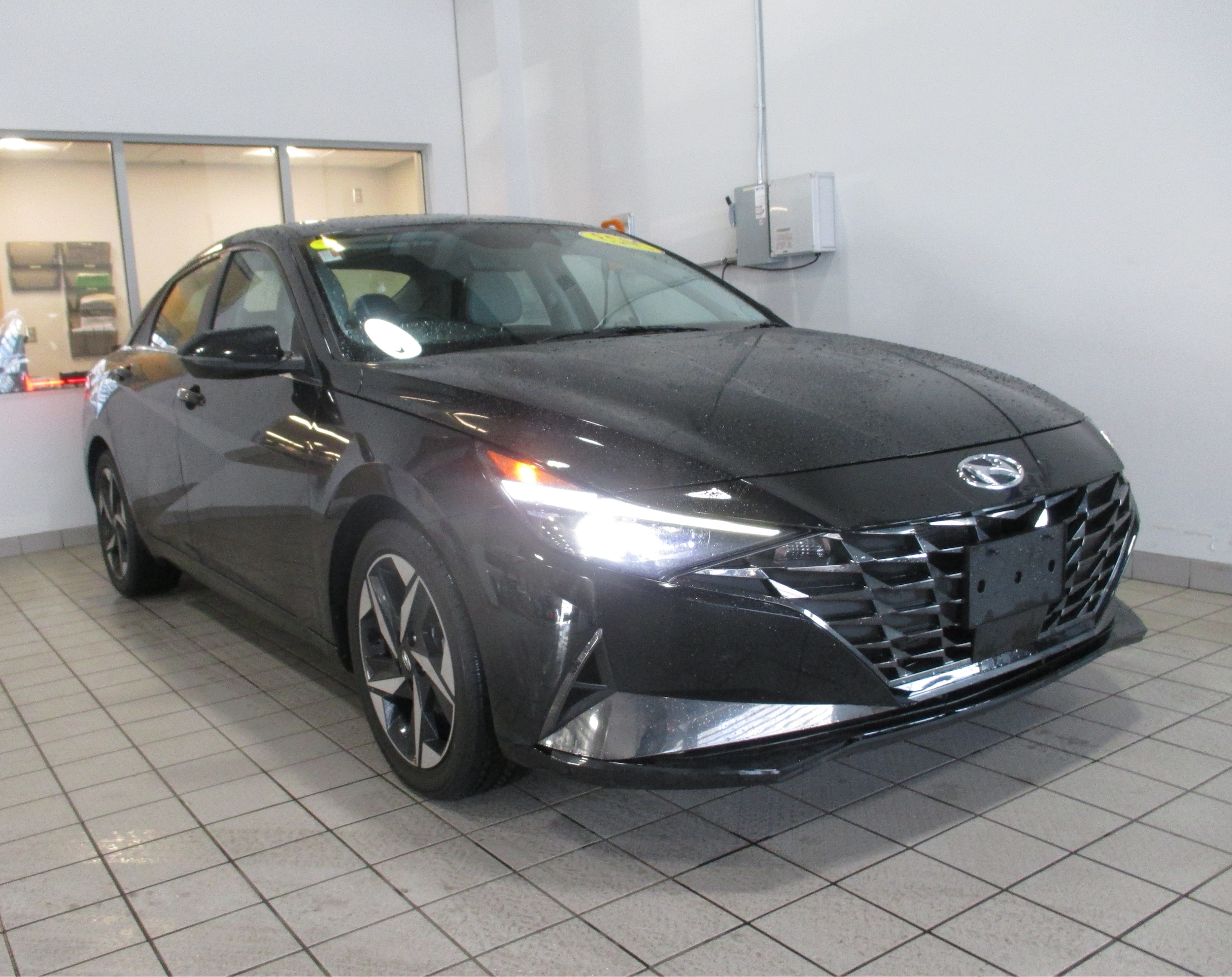 2023 Hyundai Elantra Limited's photo