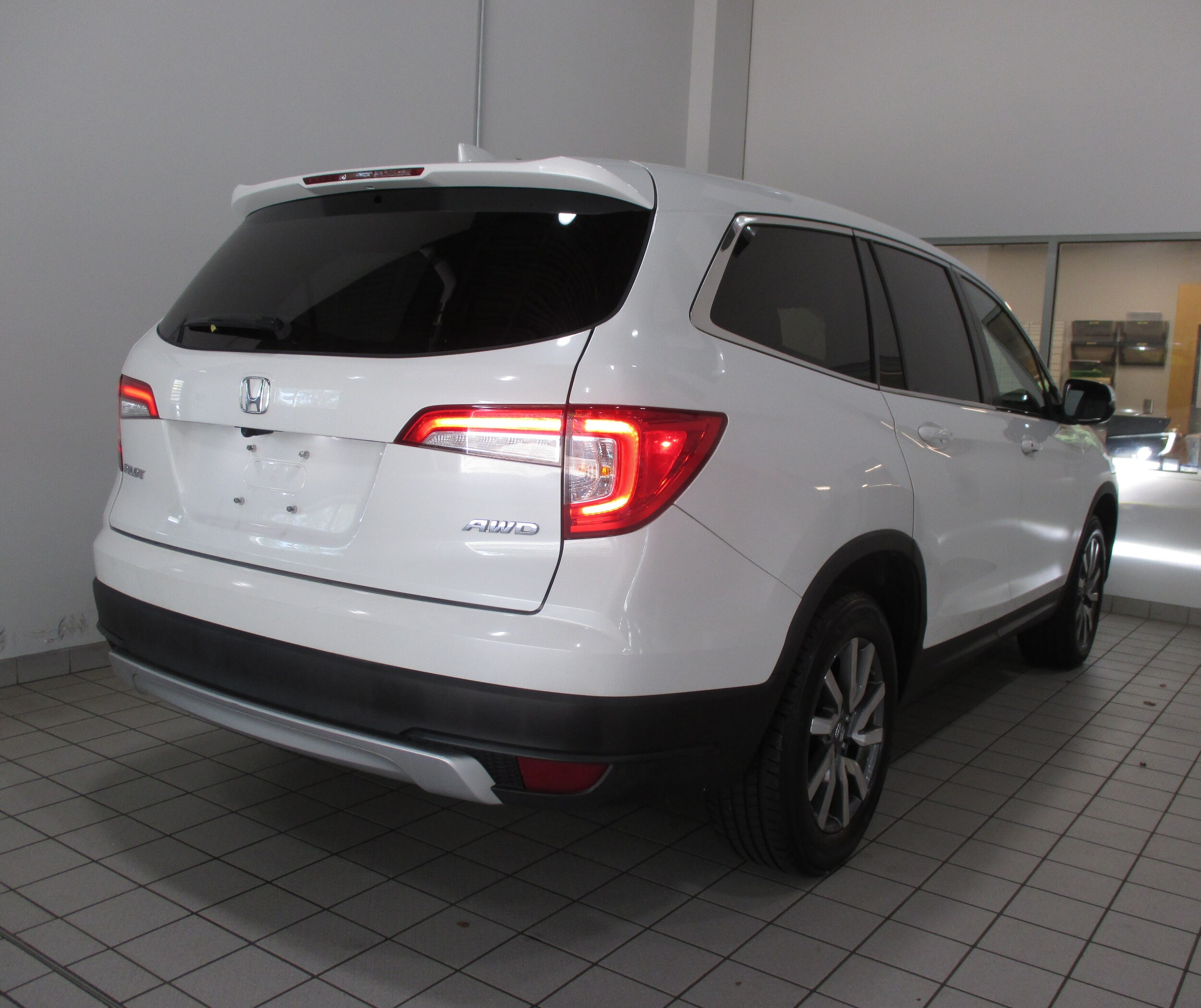 2020 Honda Pilot EX-L photo 3