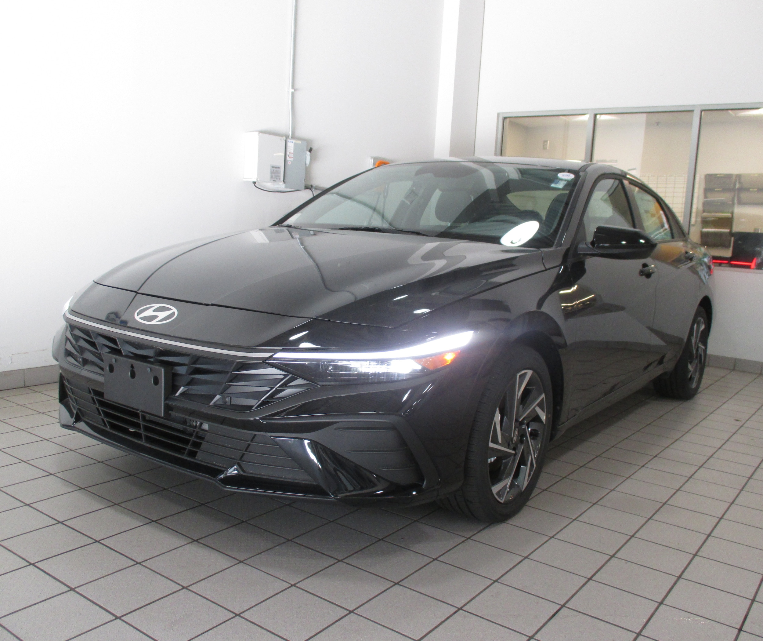 new 2025 Hyundai Elantra Hybrid car, priced at $26,425