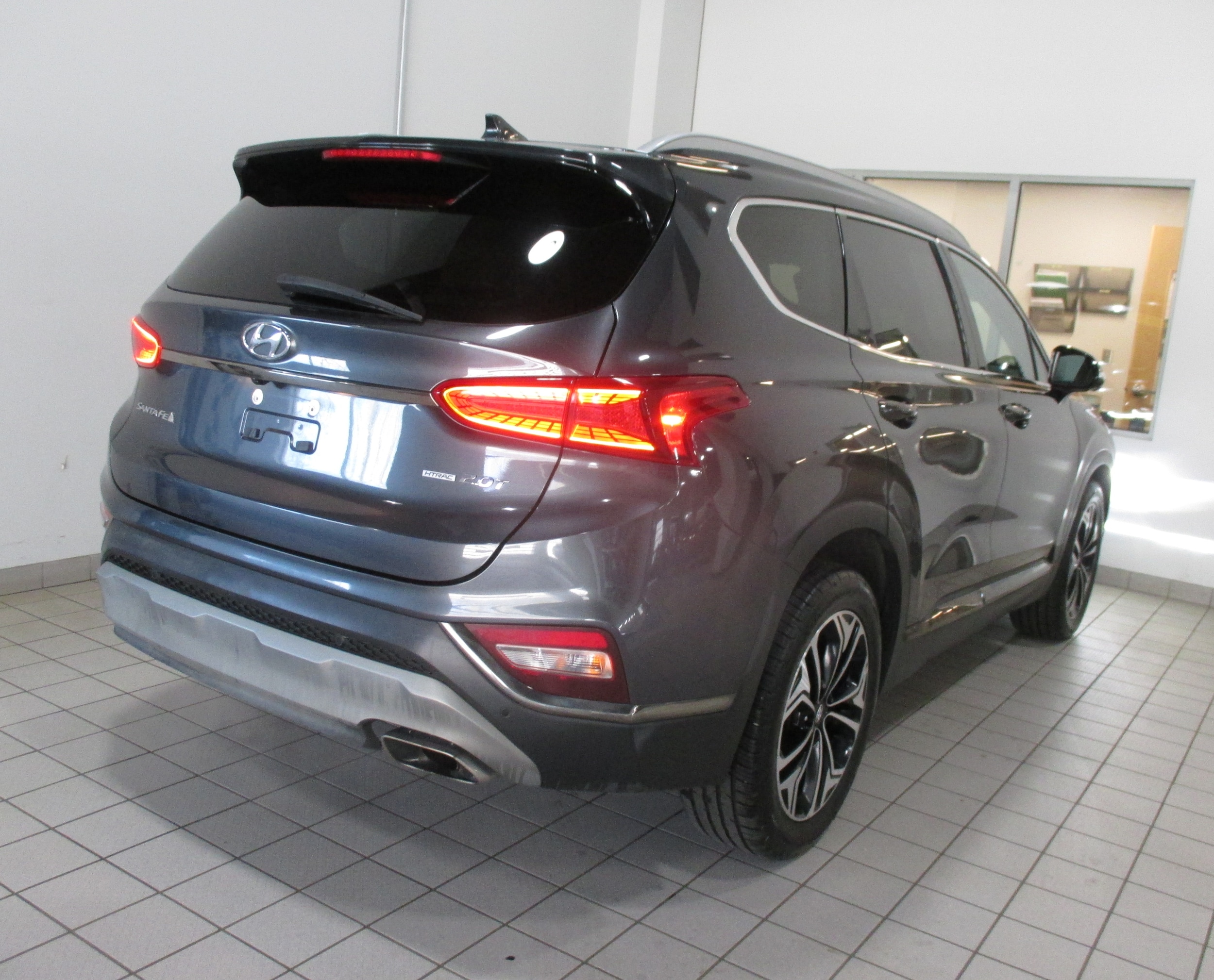 used 2020 Hyundai Santa Fe car, priced at $19,298