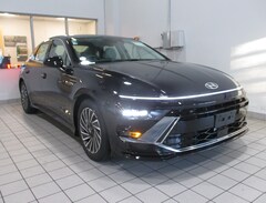 New 2026 Hyundai Sonata Hybrid SEL Sedan near Boston, MA