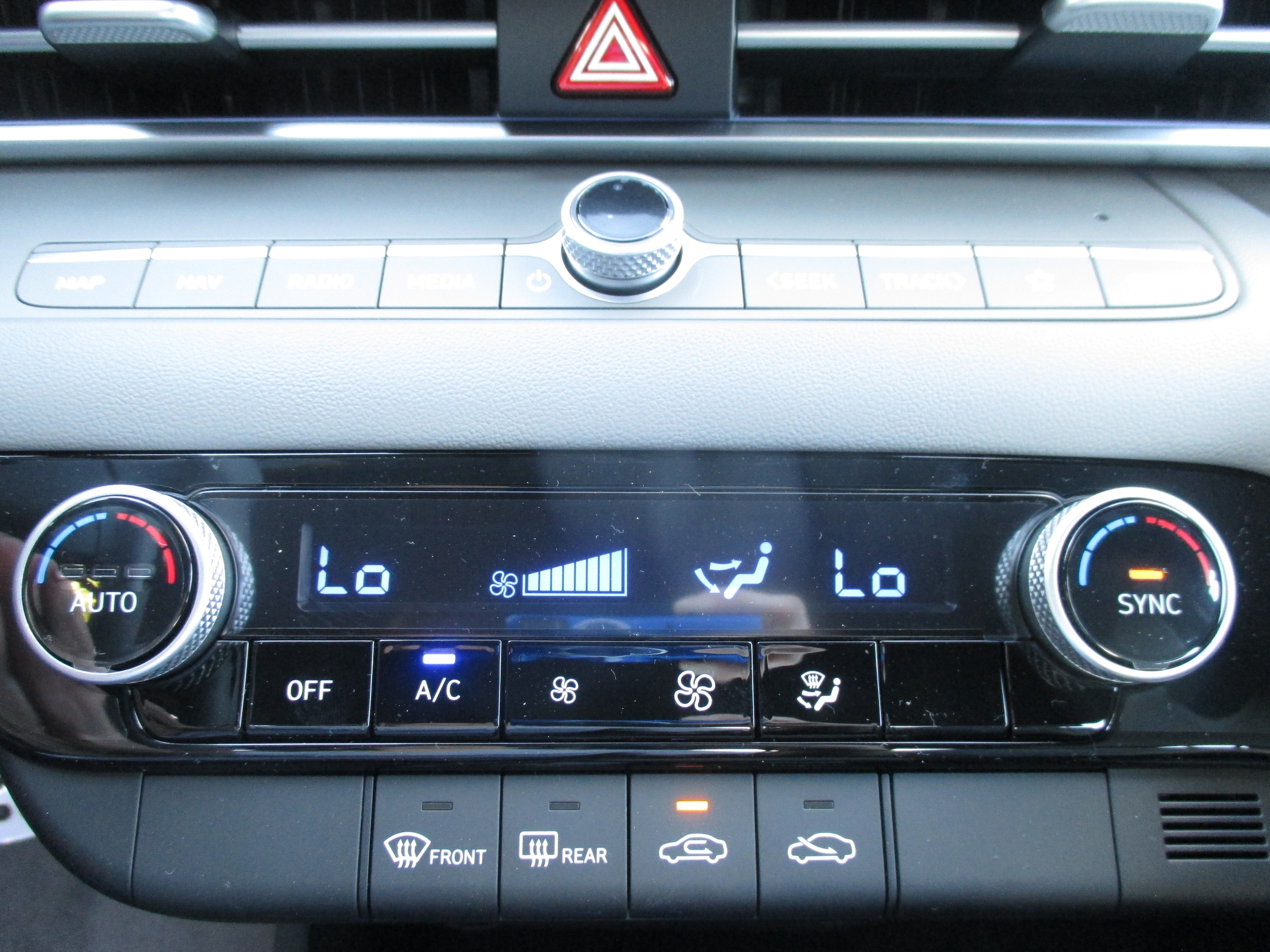 new 2025 Hyundai Elantra Hybrid car, priced at $26,425