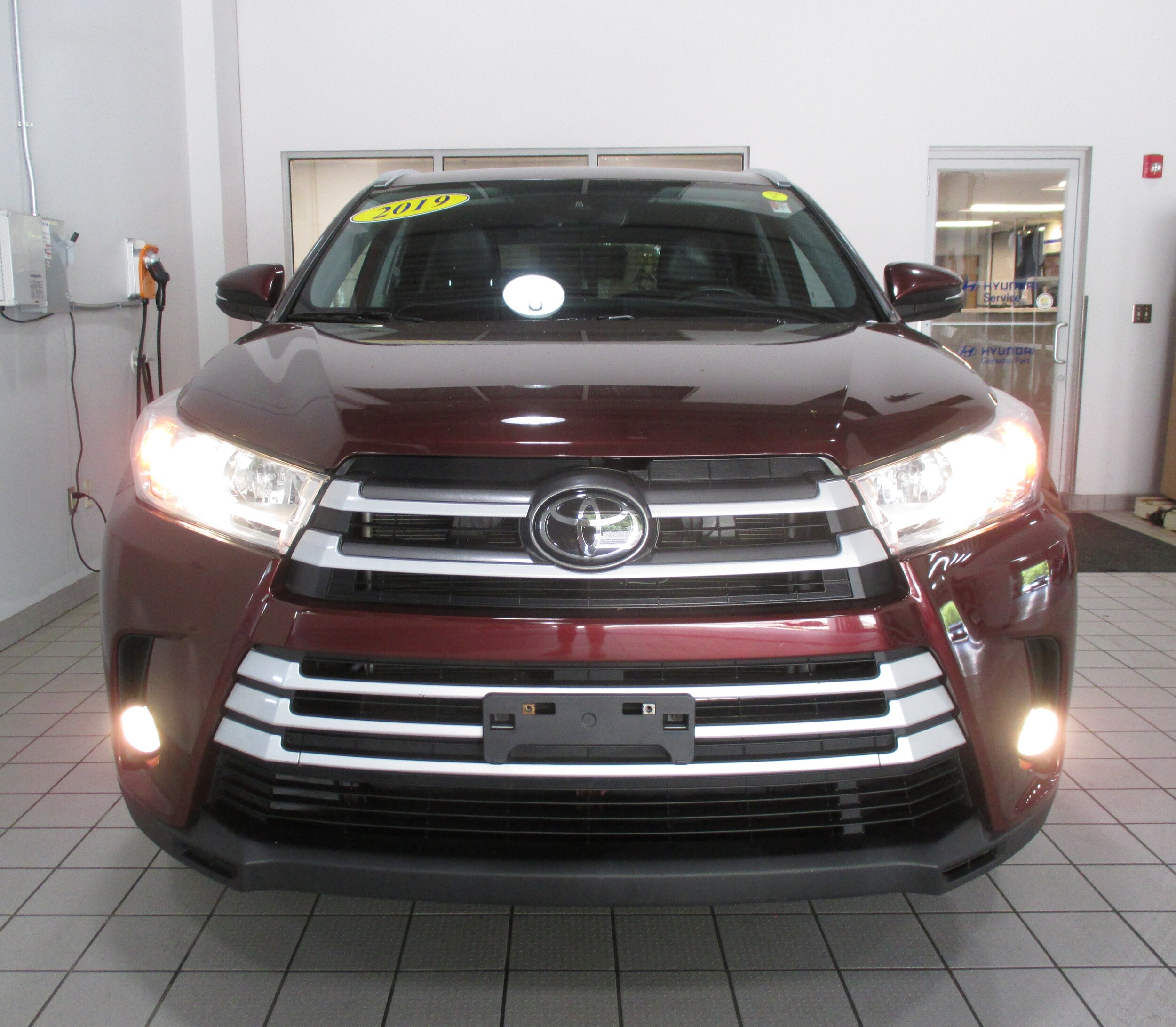 2019 Toyota Highlander XLE photo 2