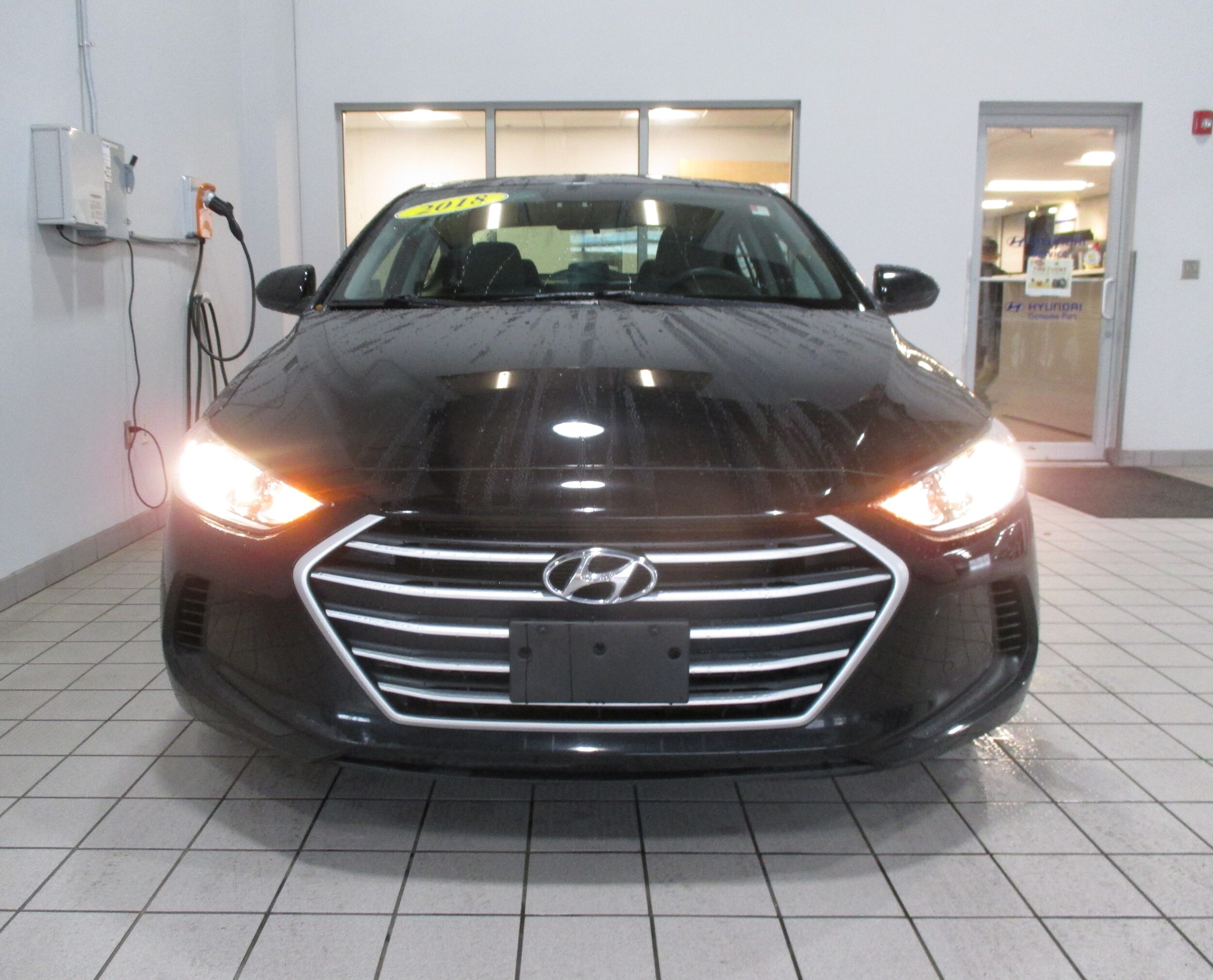 2018 Hyundai Elantra SEL photo 2