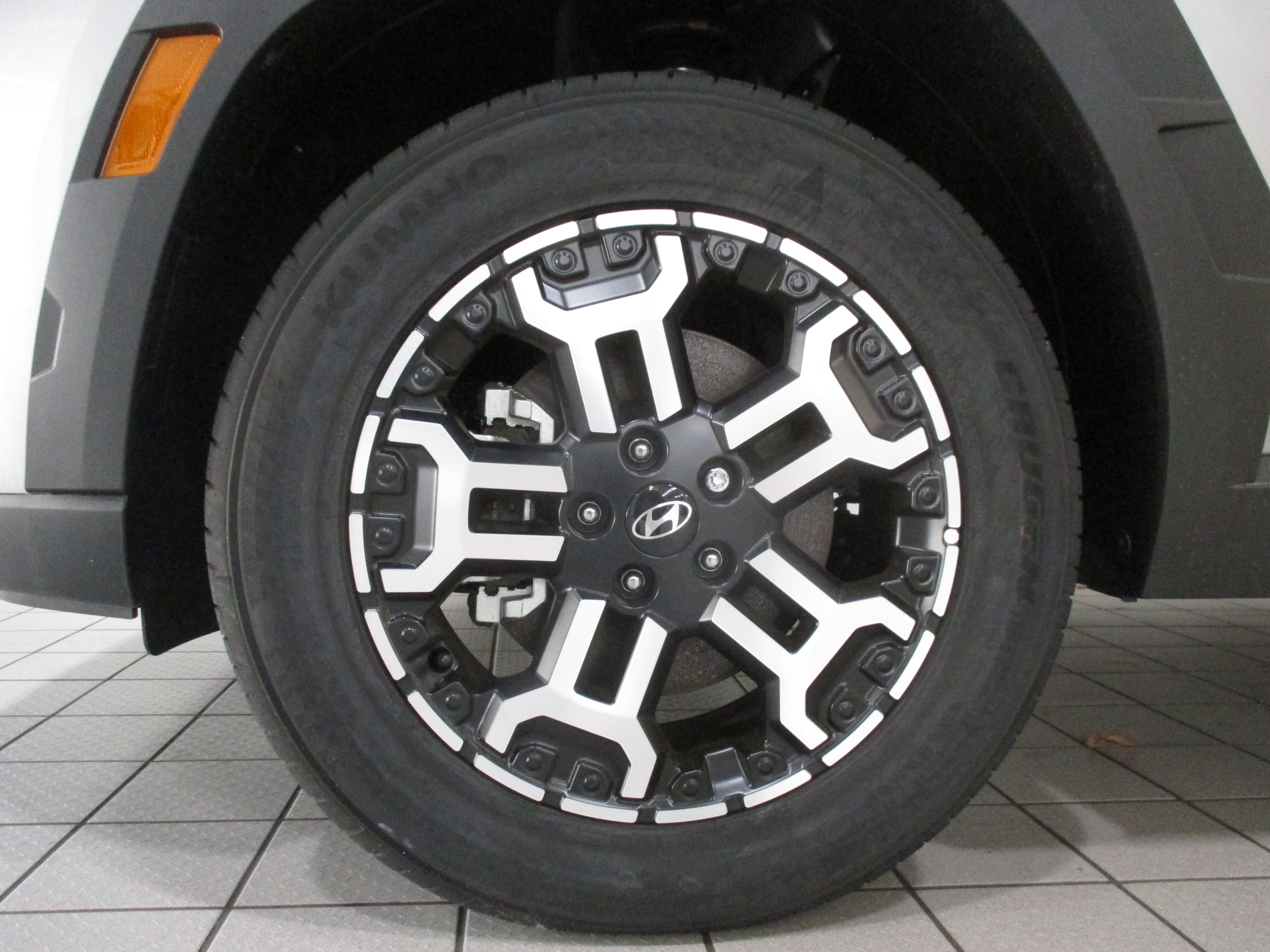 new 2025 Hyundai Tucson car, priced at $34,427