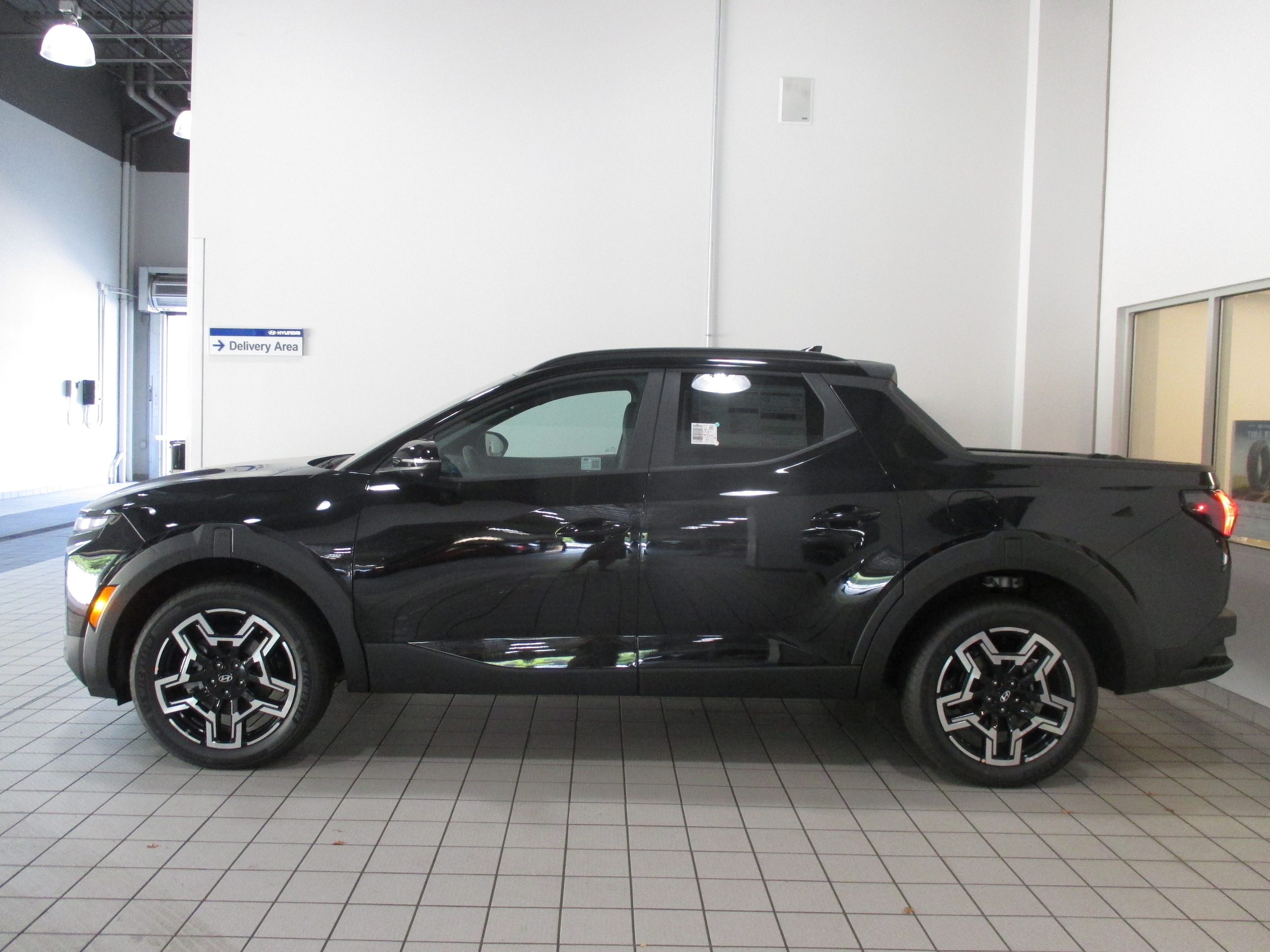 new 2025 Hyundai Santa Cruz car, priced at $42,800