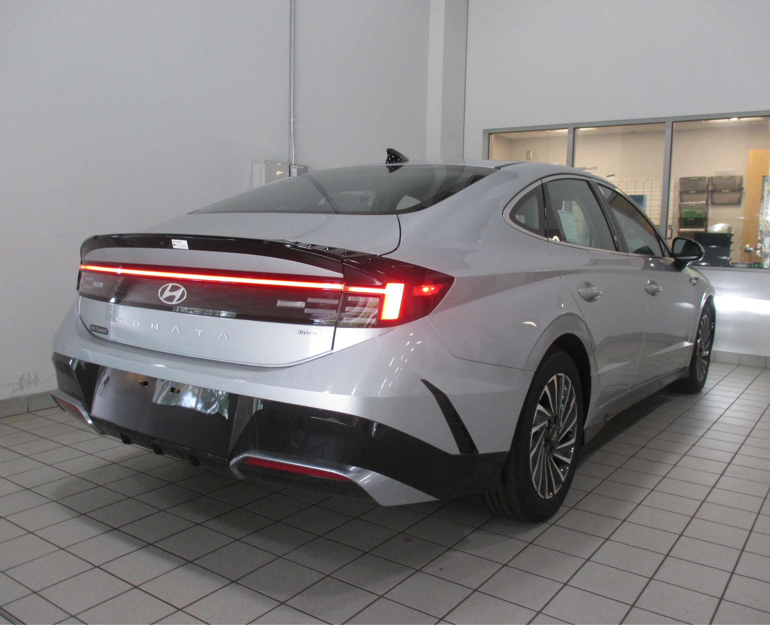 new 2025 Hyundai Sonata Hybrid car, priced at $31,672