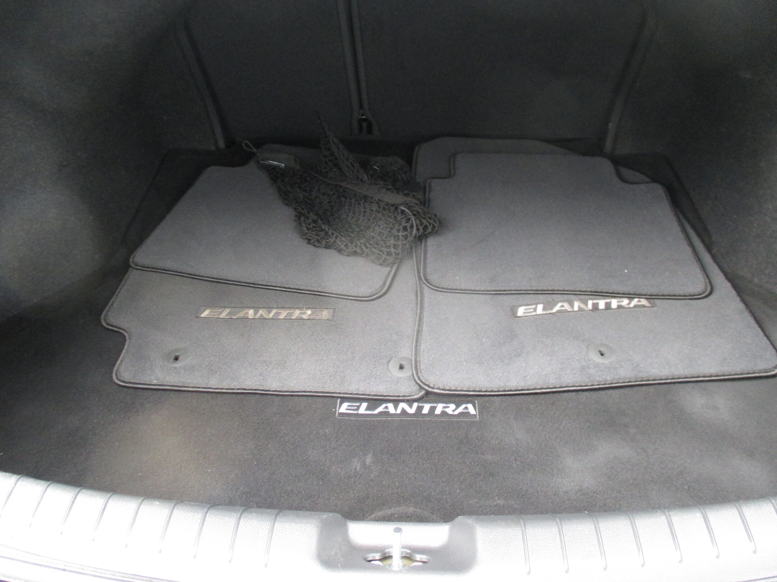 2018 Hyundai Elantra SEL photo 4