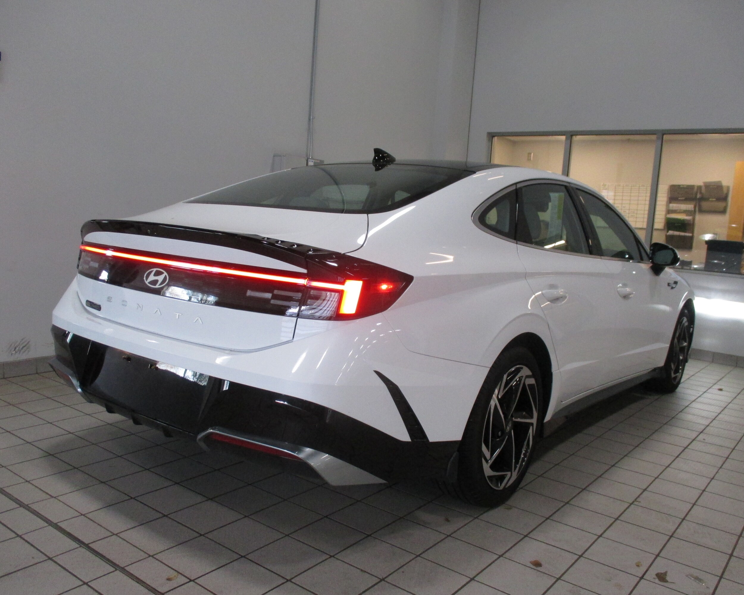 2024 Hyundai Sonata SEL Convenience photo 3