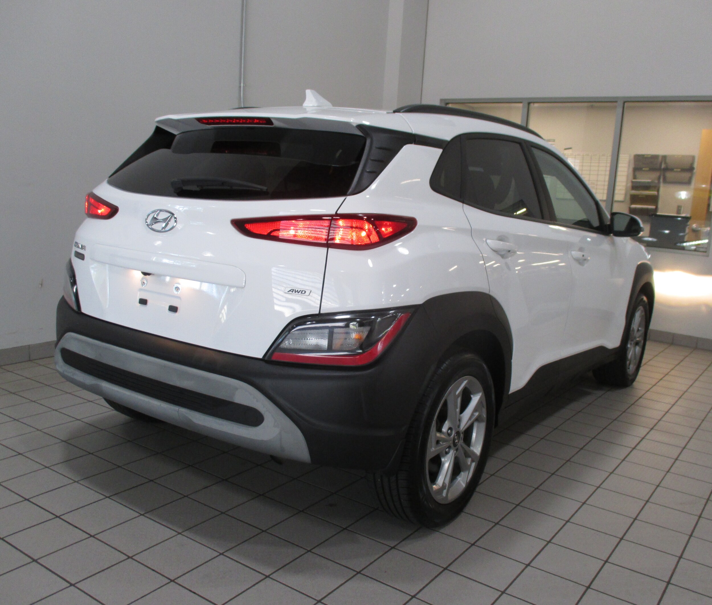 2023 Hyundai Kona SEL photo 3