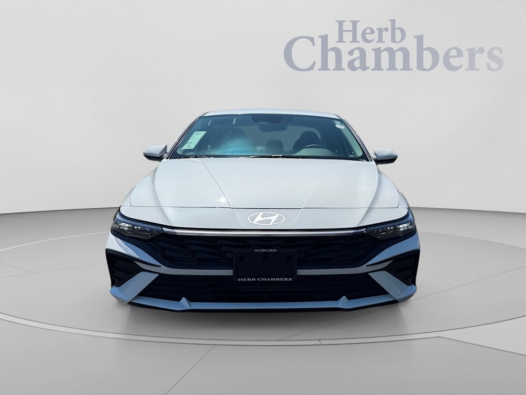 New 2026 Hyundai Elantra SE Sedan