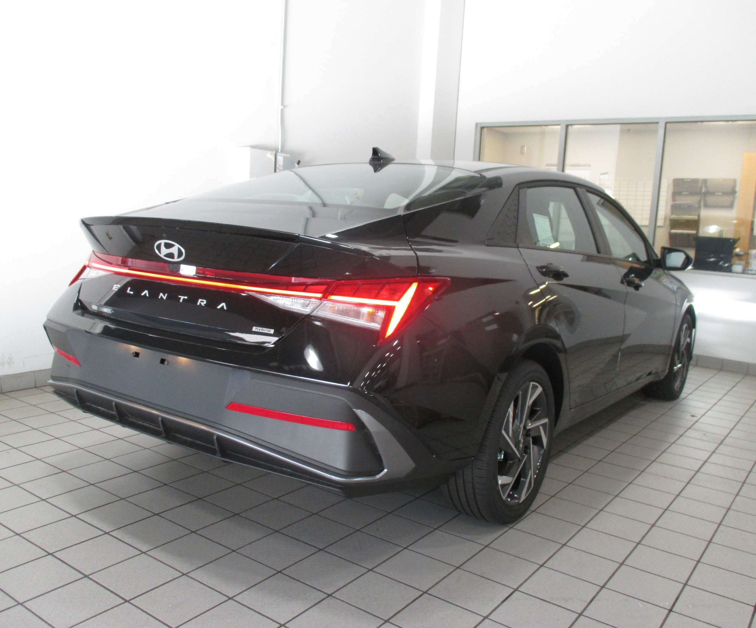 new 2025 Hyundai Elantra Hybrid car, priced at $26,425