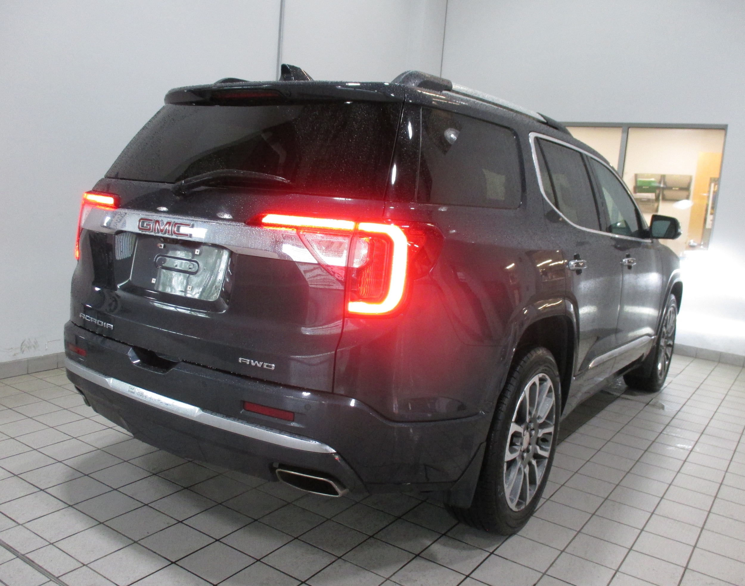 used 2021 GMC Acadia car, priced at $25,298
