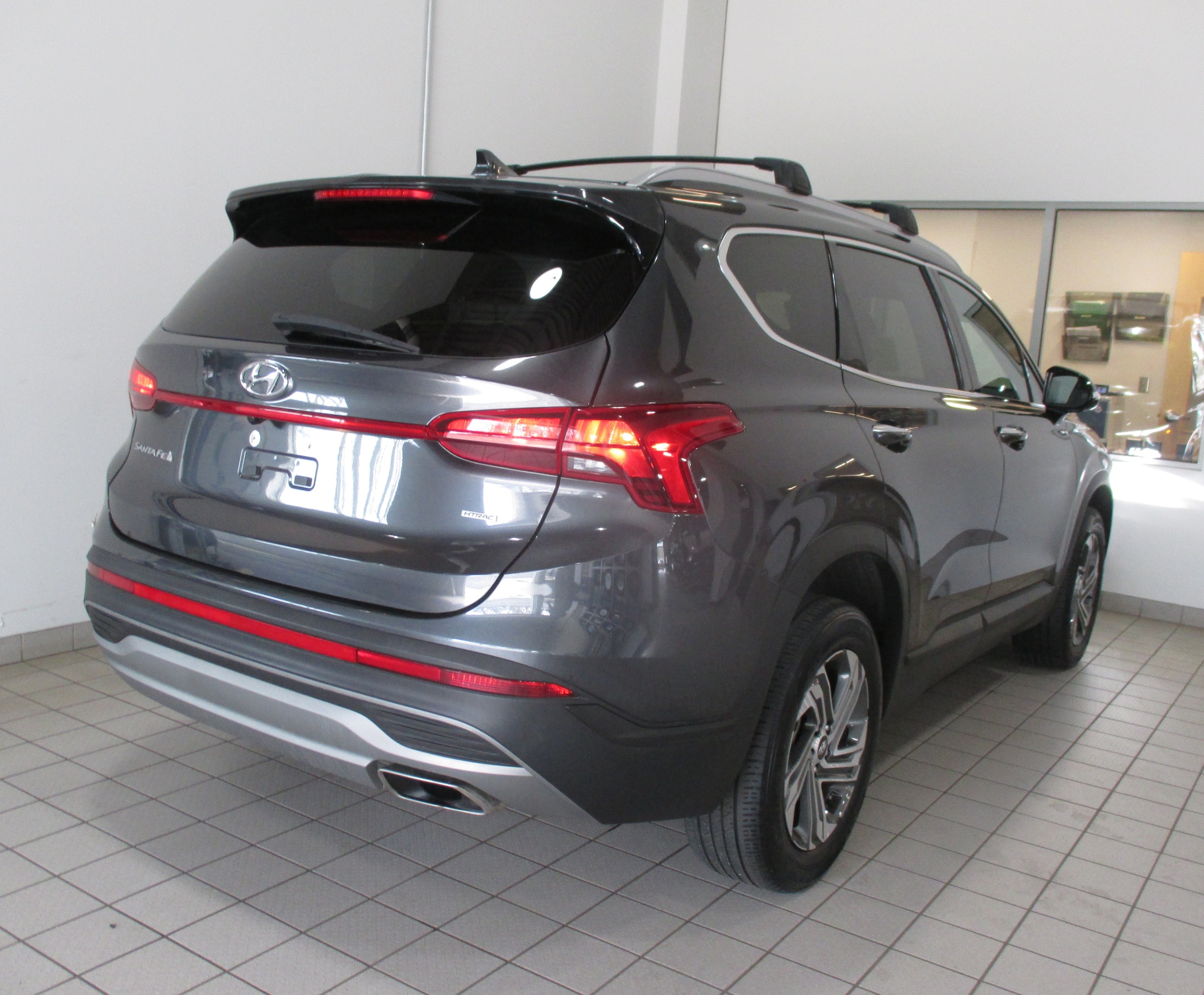 used 2023 Hyundai Santa Fe car, priced at $27,998