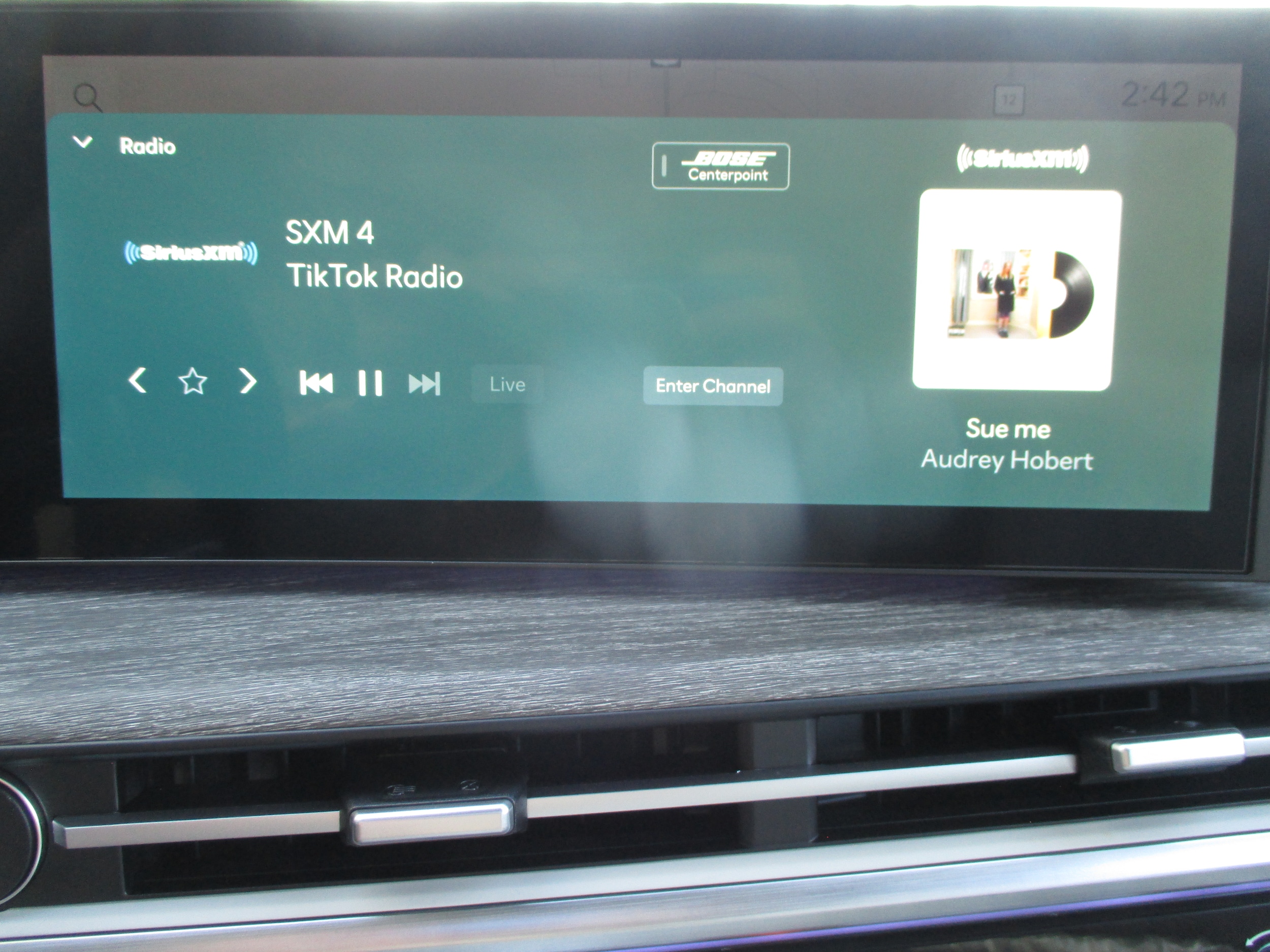 new 2025 Hyundai Santa Fe Hybrid car, priced at $46,495