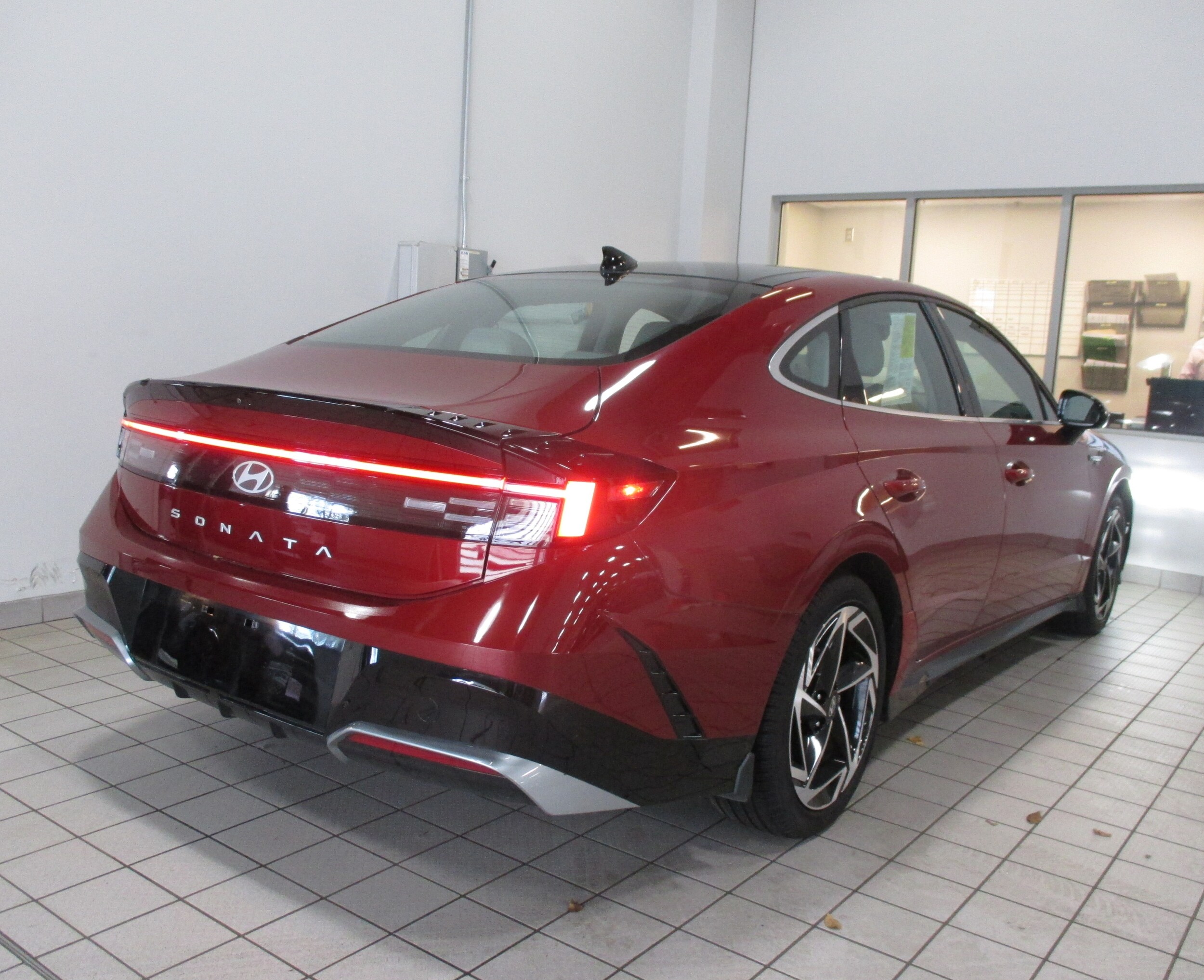 2024 Hyundai Sonata SEL Convenience photo 3