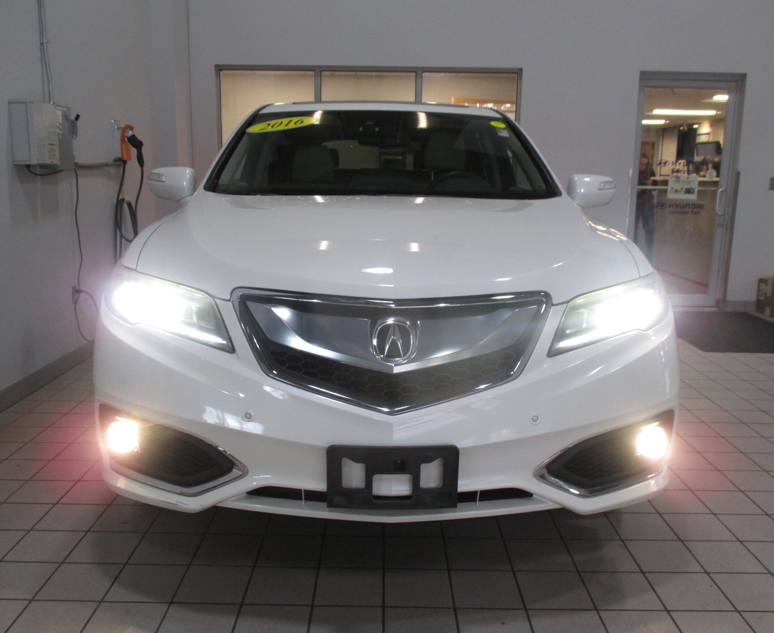 2016 Acura RDX Base Advance photo 2