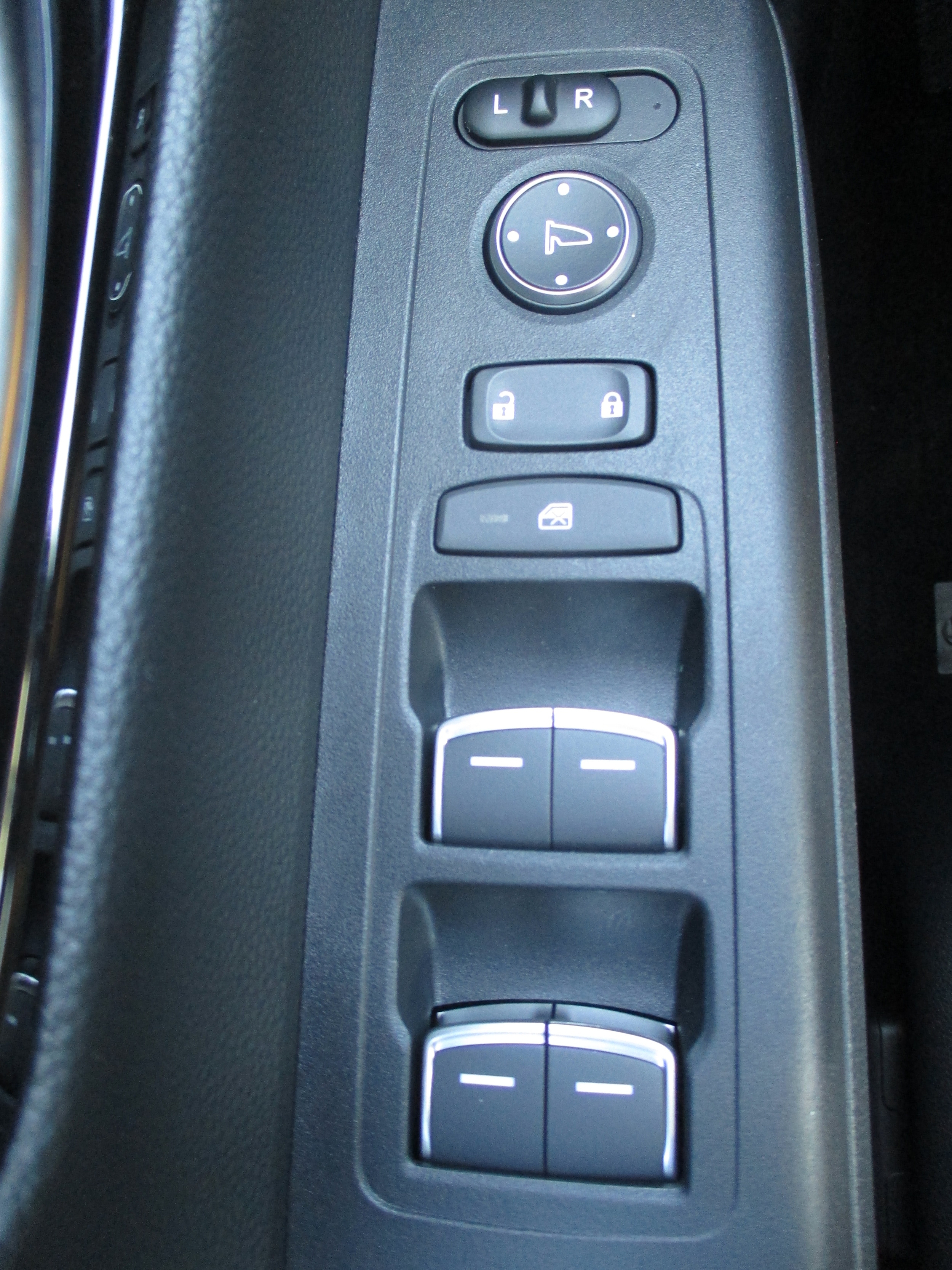 used 2025 Honda CR-V car, priced at $34,998