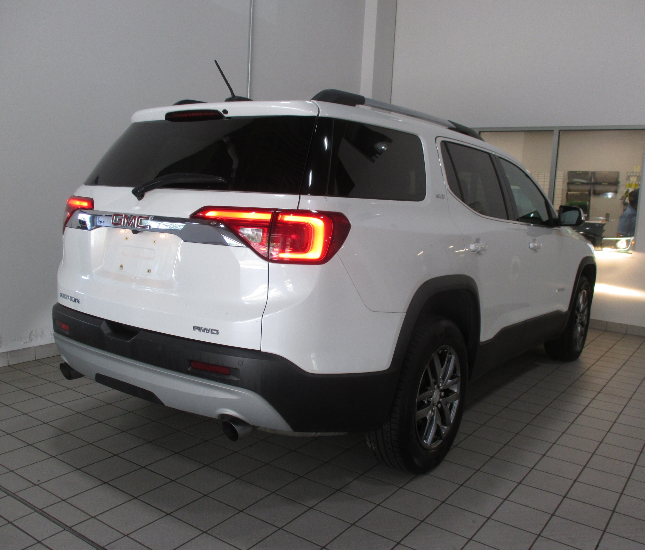 2017 Gmc Acadia SLT photo 2