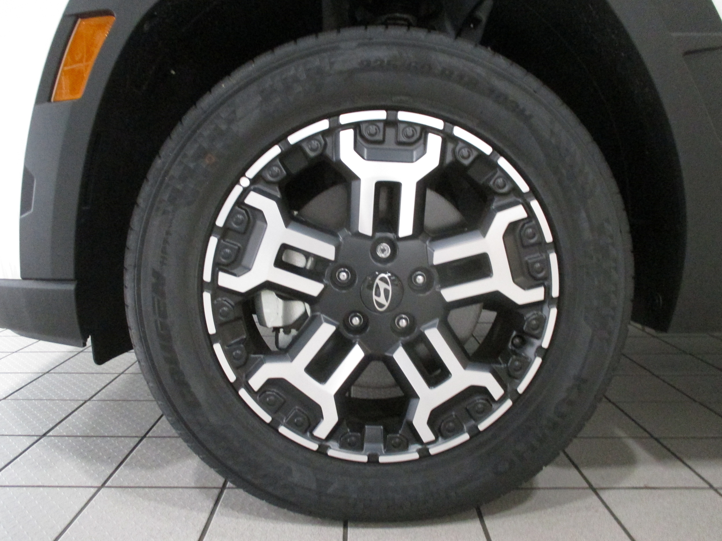 new 2025 Hyundai Tucson car, priced at $34,895